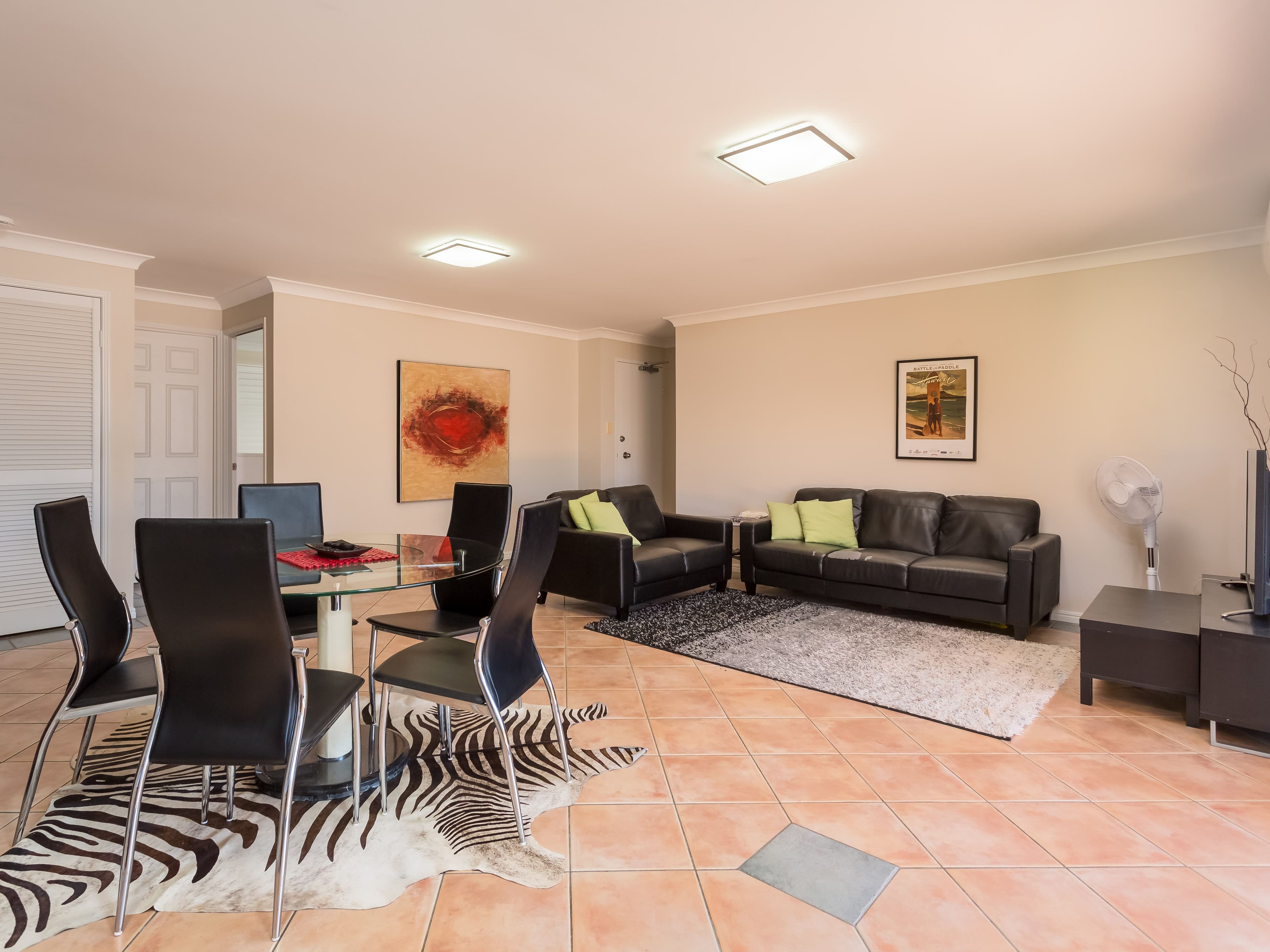 11 Sunbrite Avenue, Mermaid Beach QLD 4218, Mermaid Beach - Thumbnail 2