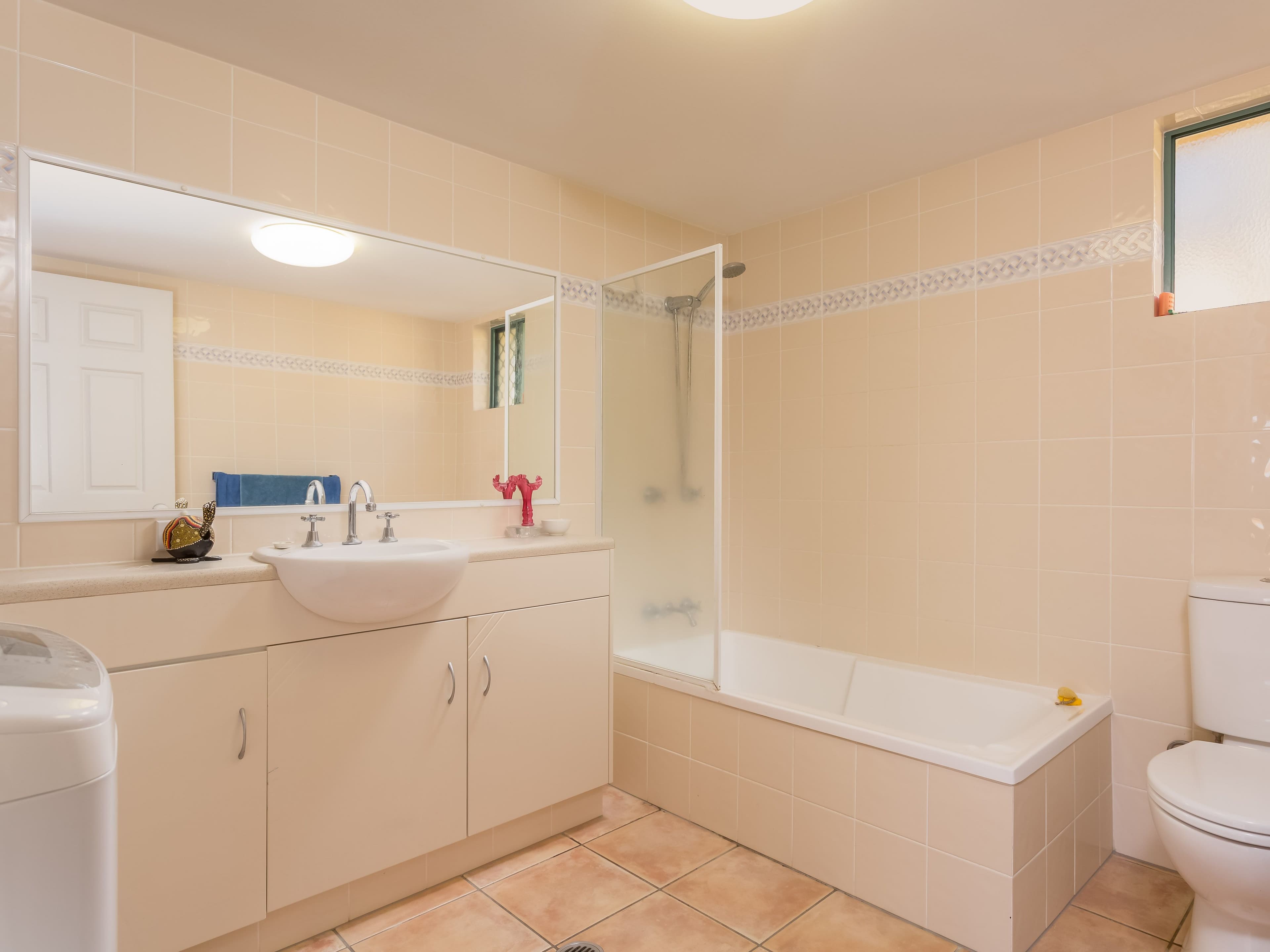 11 Sunbrite Avenue, Mermaid Beach QLD 4218, Mermaid Beach - Thumbnail 5