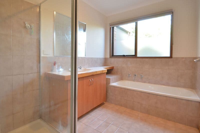 8 Longs Road, LOWER PLENTY VIC 3093, Lower Plenty - Thumbnail 3