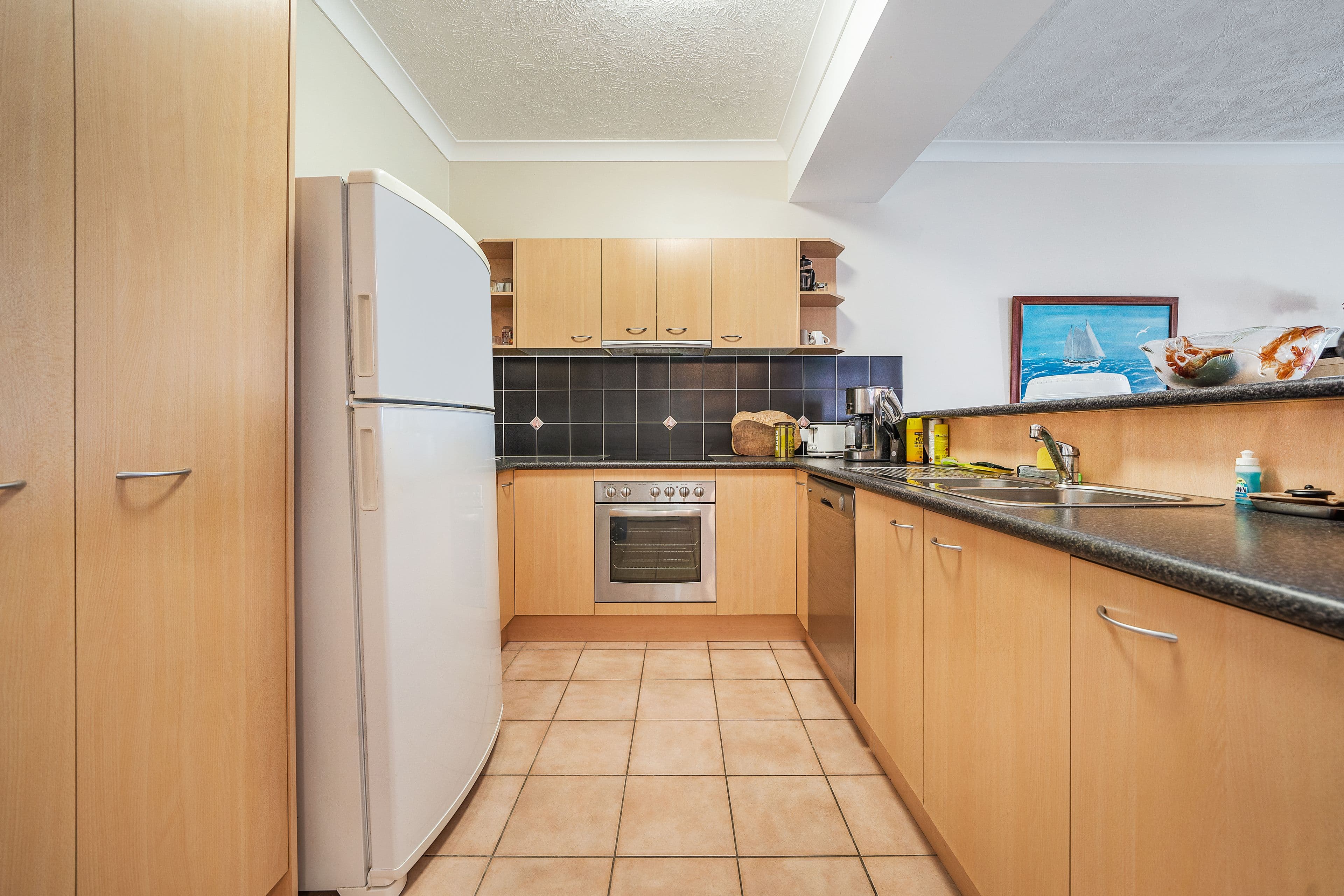 11 McNaughton Street, Redcliffe QLD 4020, Redcliffe - Thumbnail 2