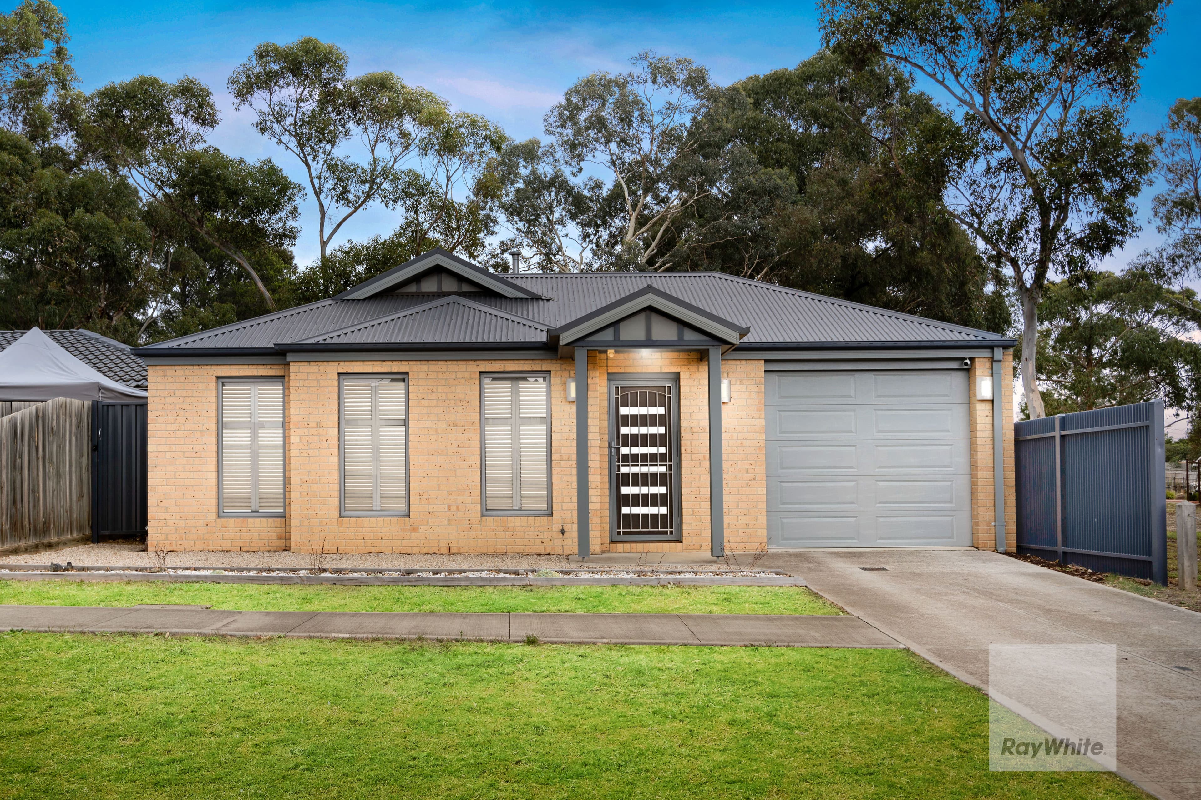 86 Pasley Street, Sunbury VIC 3429, Sunbury - Thumbnail 2