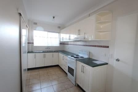 5 Fairlight Avenue, Fairfield - Thumbnail 2