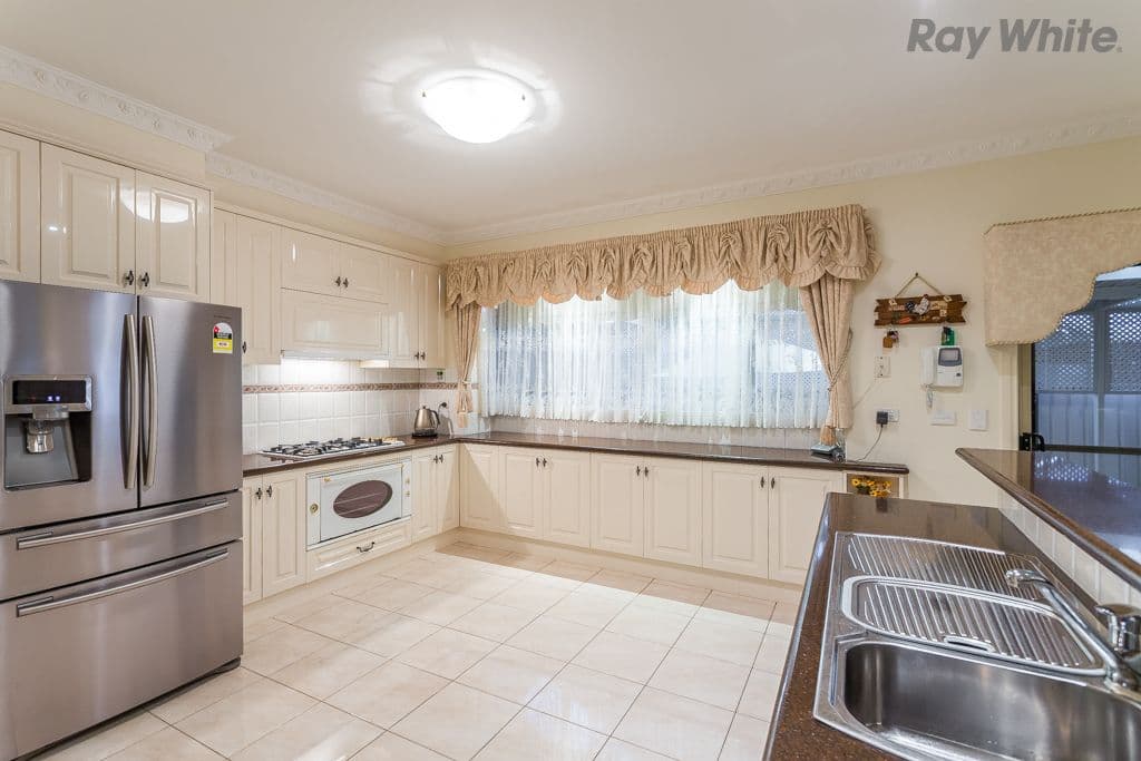 16 Montpellier Drive, Hillside VIC 3037, Hillside - Thumbnail 2