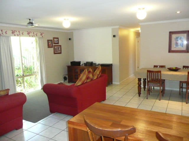 9 Rarotonga Rise, PACIFIC PINES QLD 4211, Pacific Pines - Thumbnail 4