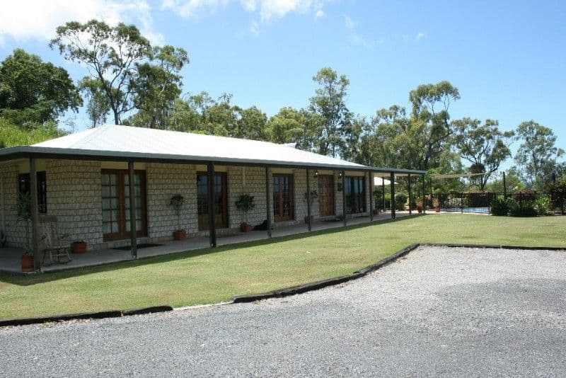 7 Websters Road, SARINA QLD 4737, Sarina - Thumbnail 2