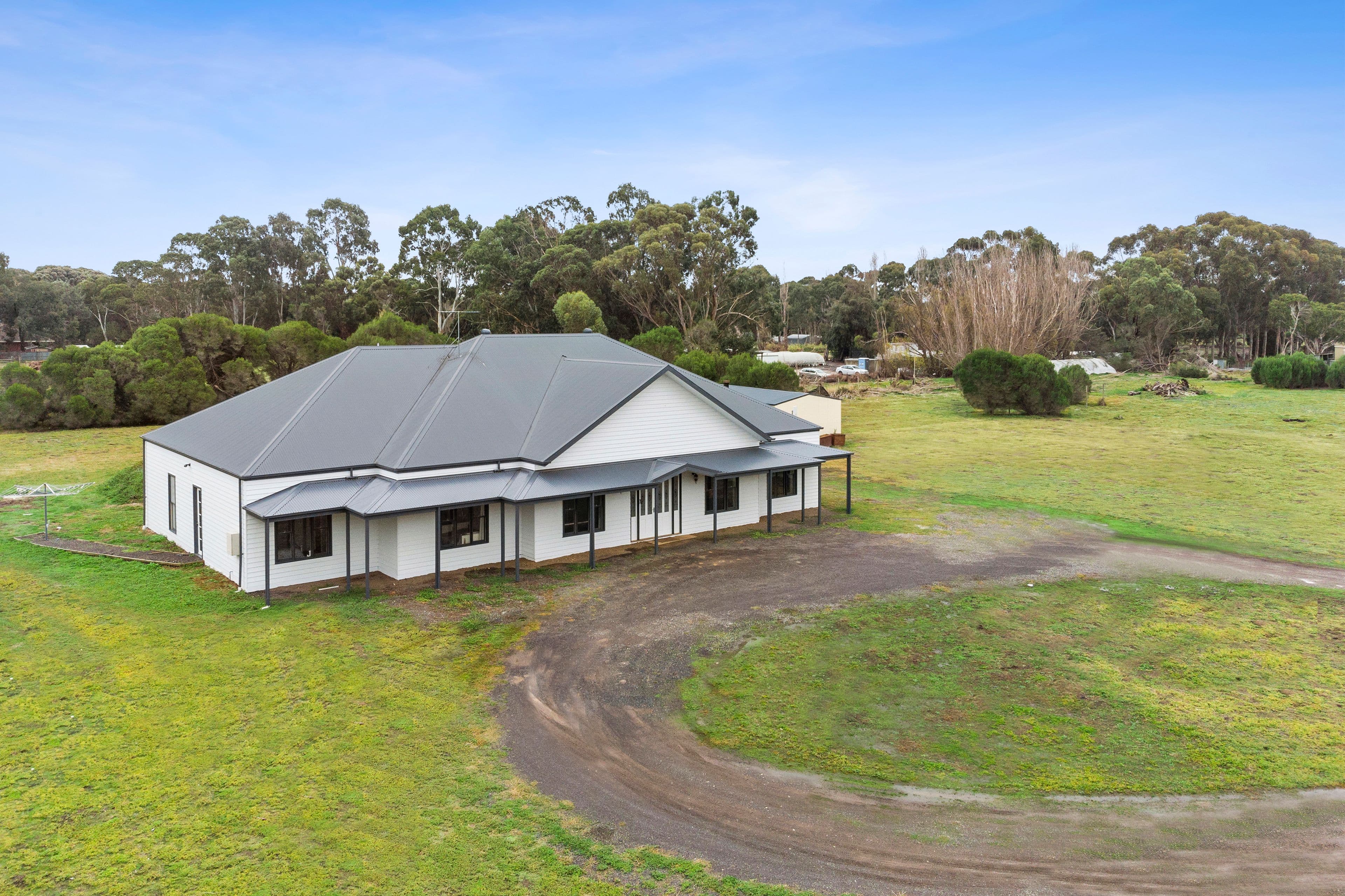 15 Constantine Drive, Lara VIC 3212, Lara - Thumbnail 2