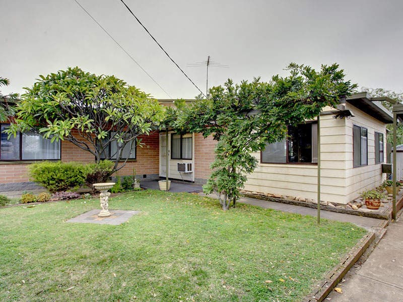 30 Second Avenue, Moana - Image 1
