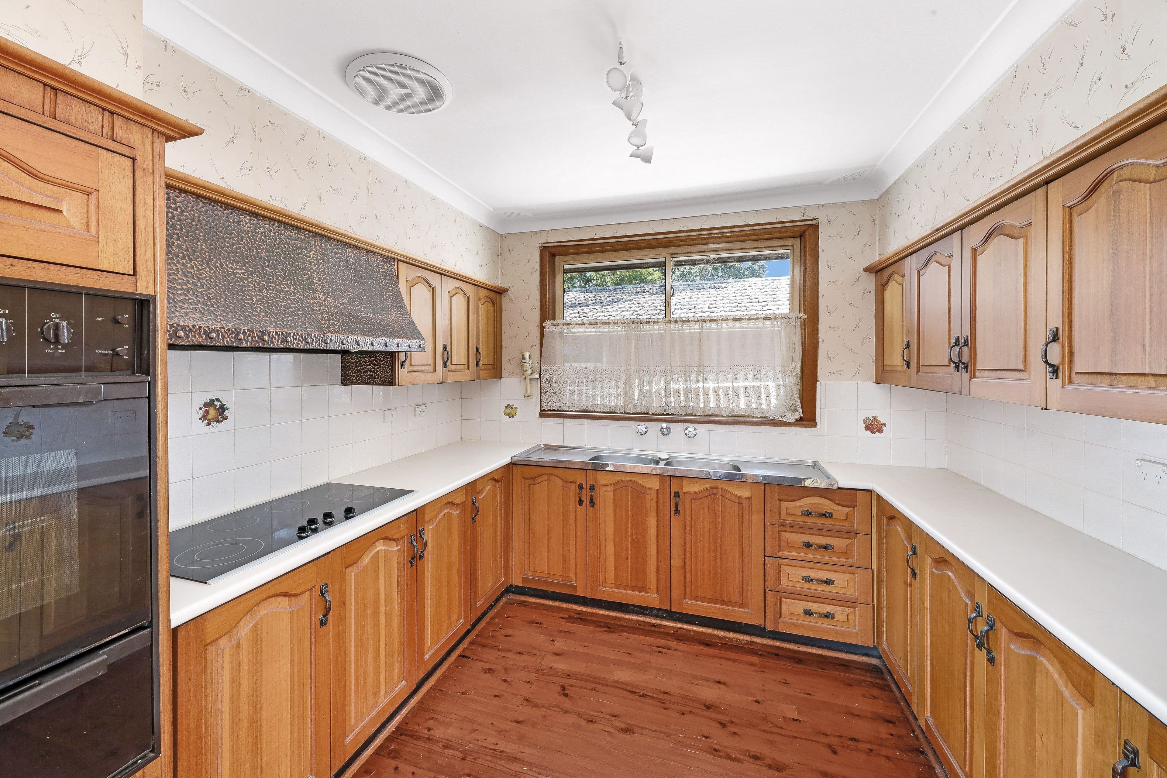 22 Bromley Avenue, Greenacre NSW 2190, Greenacre - Thumbnail 4