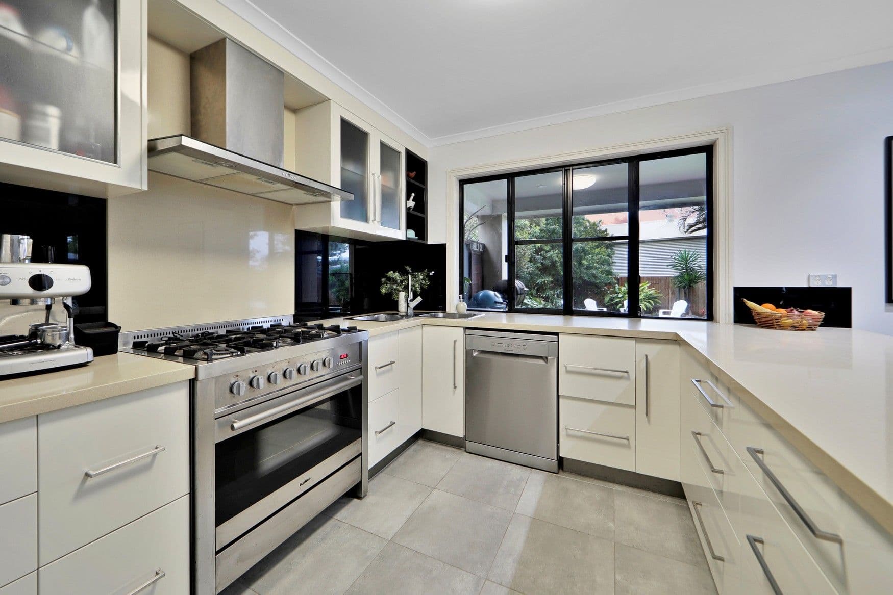 24 Iluka Street, Innes Park QLD 4670, Innes Park - Thumbnail 4