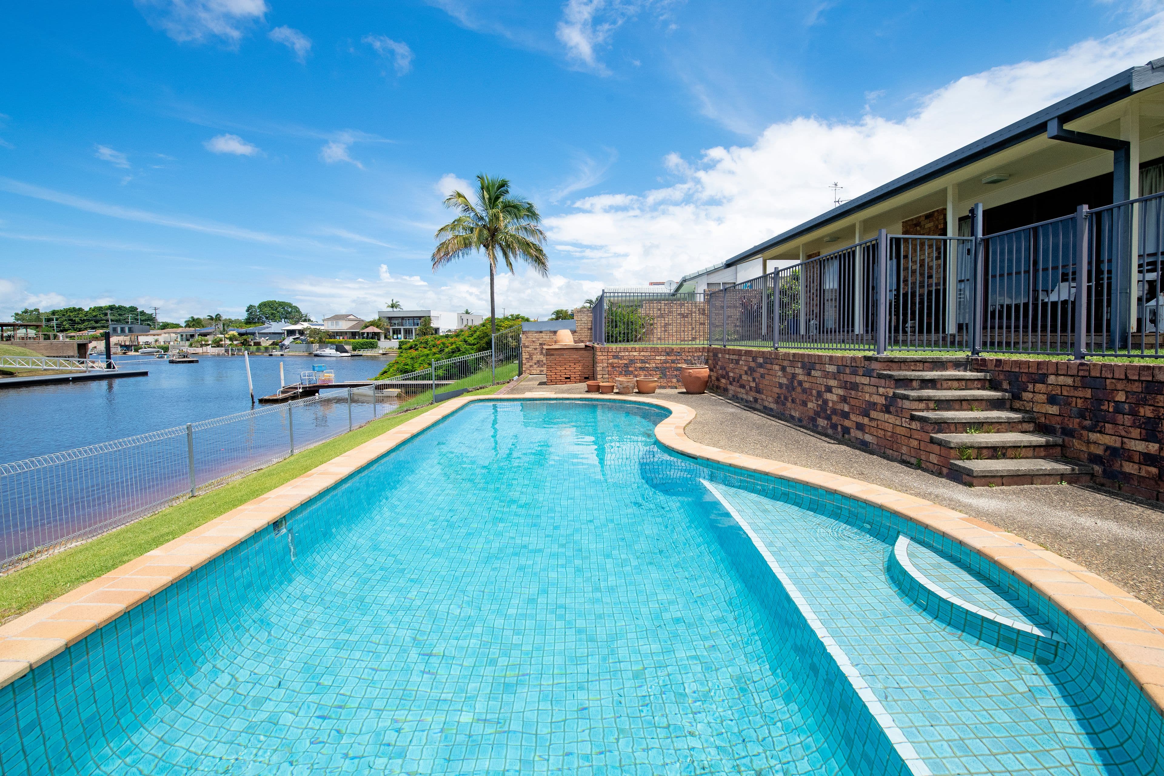 33 Sophie Avenue, Broadbeach Waters QLD 4218, Broadbeach Waters - Thumbnail 2