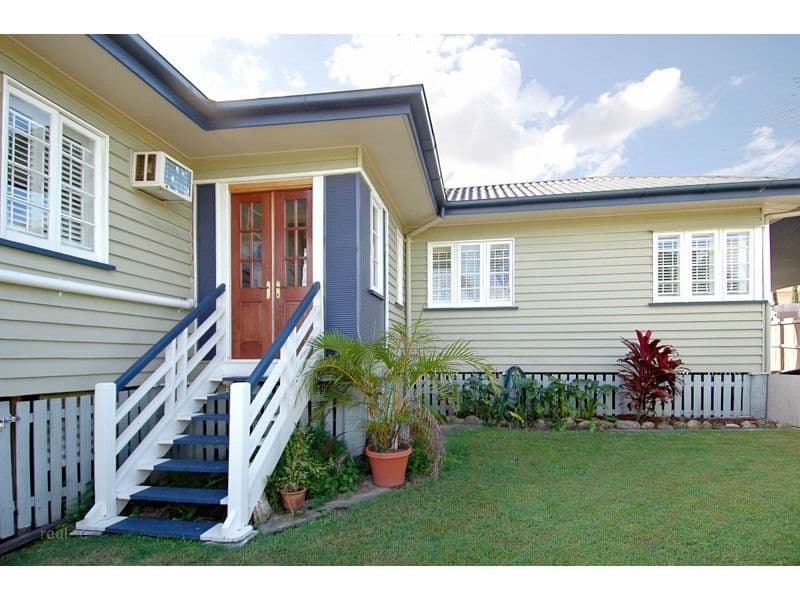 1 Chesterfield Street, WAVELL HEIGHTS QLD 4012, Wavell Heights - Image 1