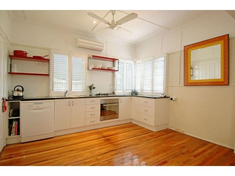 1 Chesterfield Street, WAVELL HEIGHTS QLD 4012, Wavell Heights - Thumbnail 3