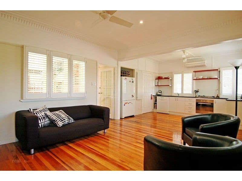 1 Chesterfield Street, WAVELL HEIGHTS QLD 4012, Wavell Heights - Thumbnail 4