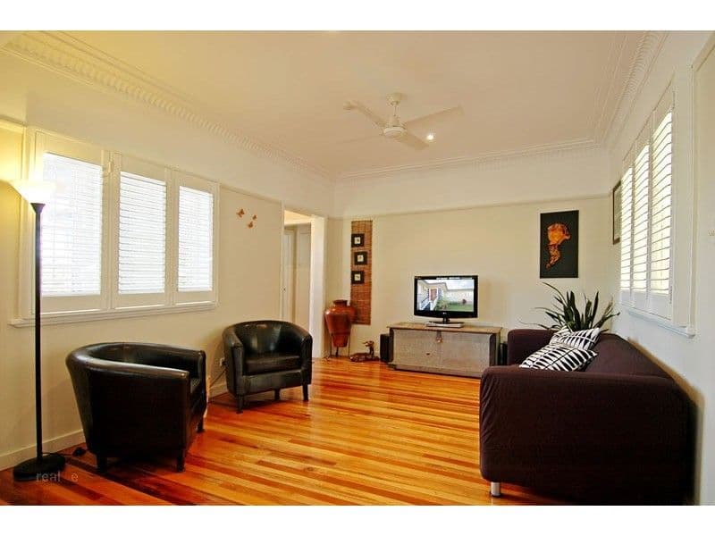 1 Chesterfield Street, WAVELL HEIGHTS QLD 4012, Wavell Heights - Thumbnail 6