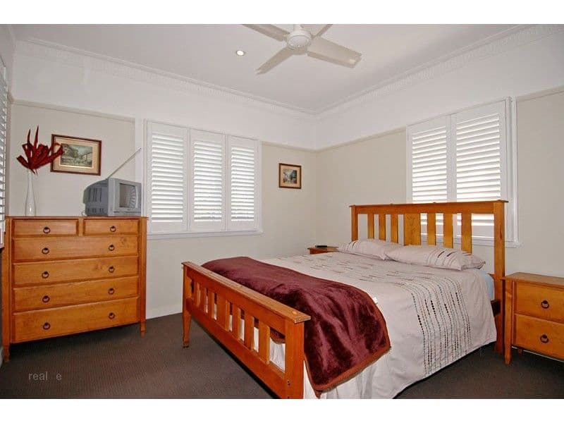 1 Chesterfield Street, WAVELL HEIGHTS QLD 4012, Wavell Heights - Thumbnail 7