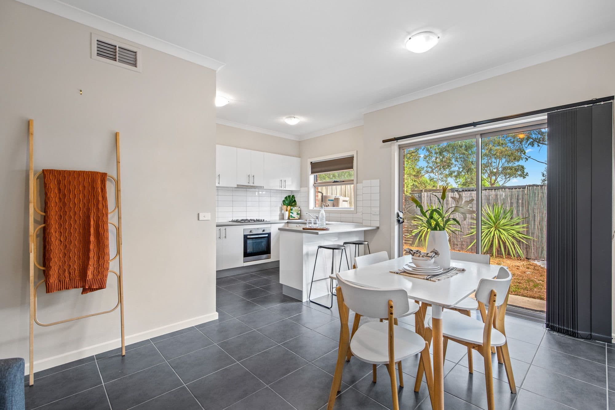 43 Latham Street, Werribee VIC 3030, Werribee - Thumbnail 5