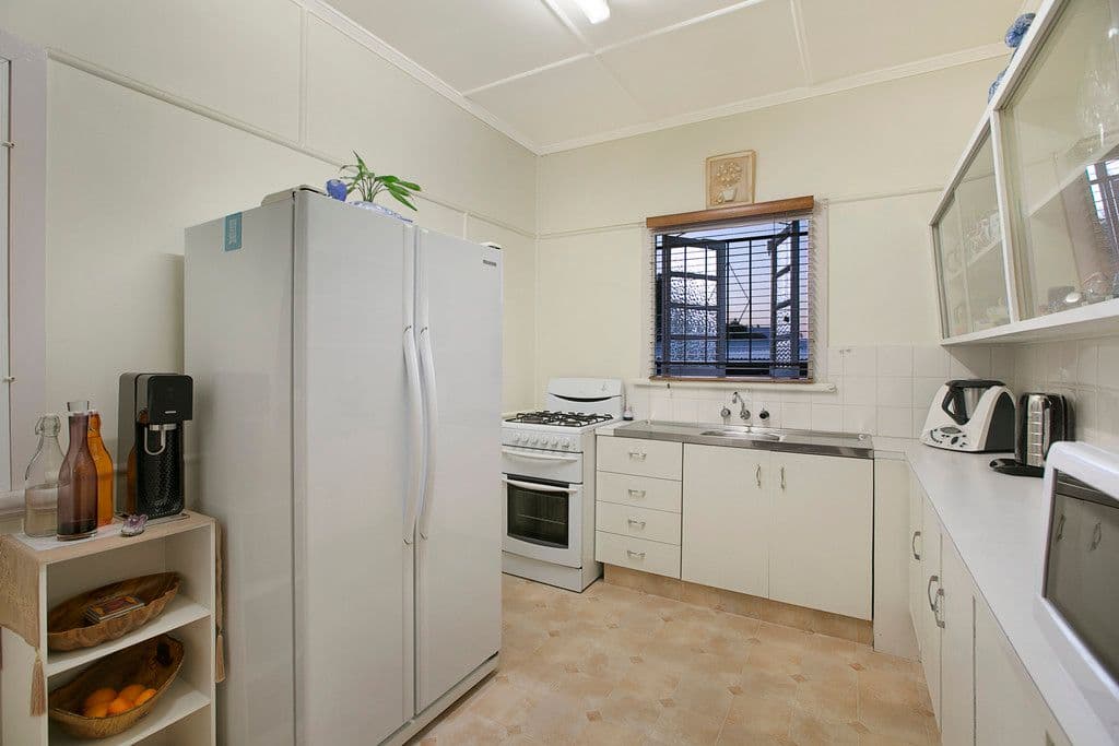 33 Cavillon Street, Holland Park QLD 4121, Holland Park - Thumbnail 5