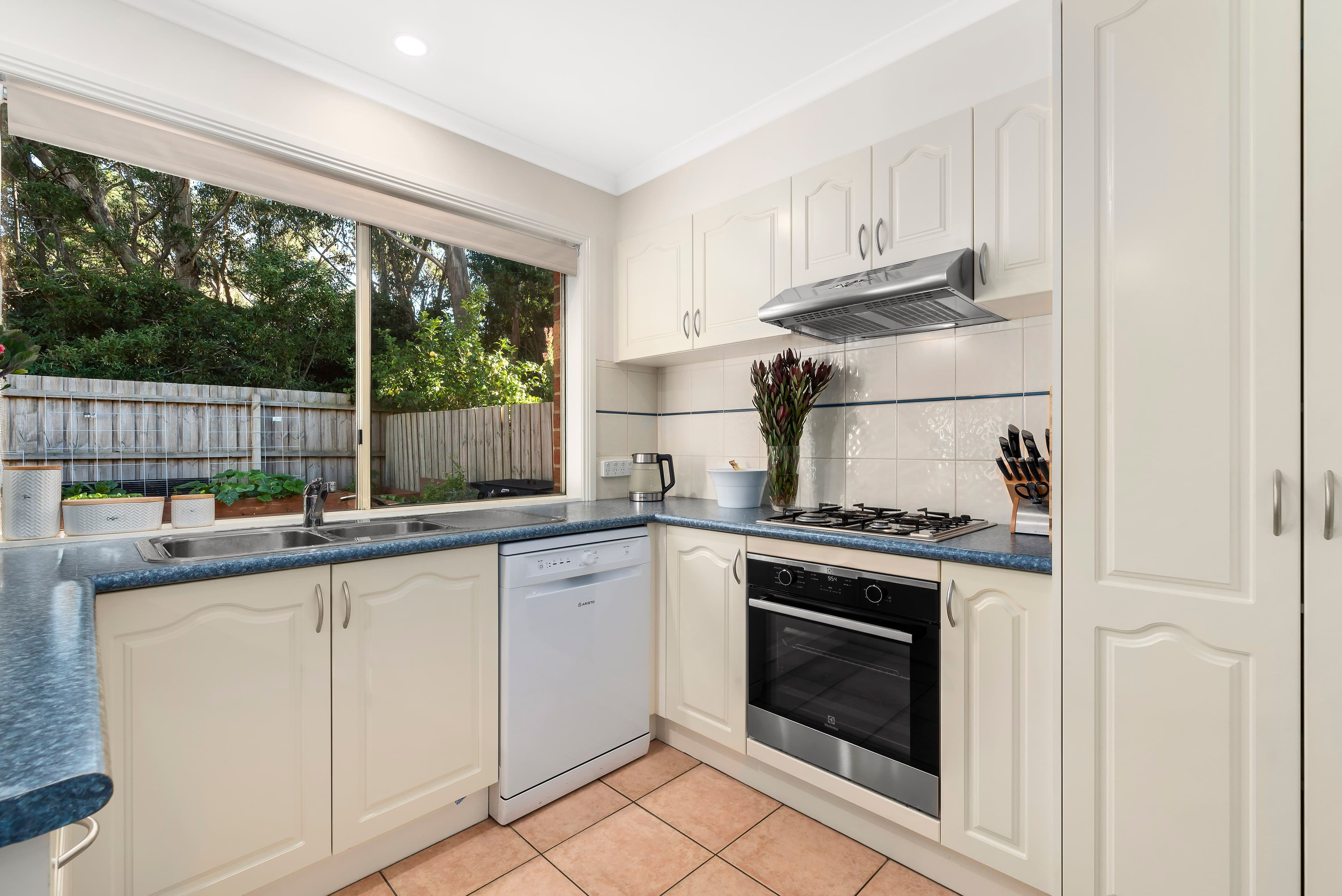 51 Bayfield Road West, Bayswater North VIC 3153, Bayswater North - Thumbnail 4