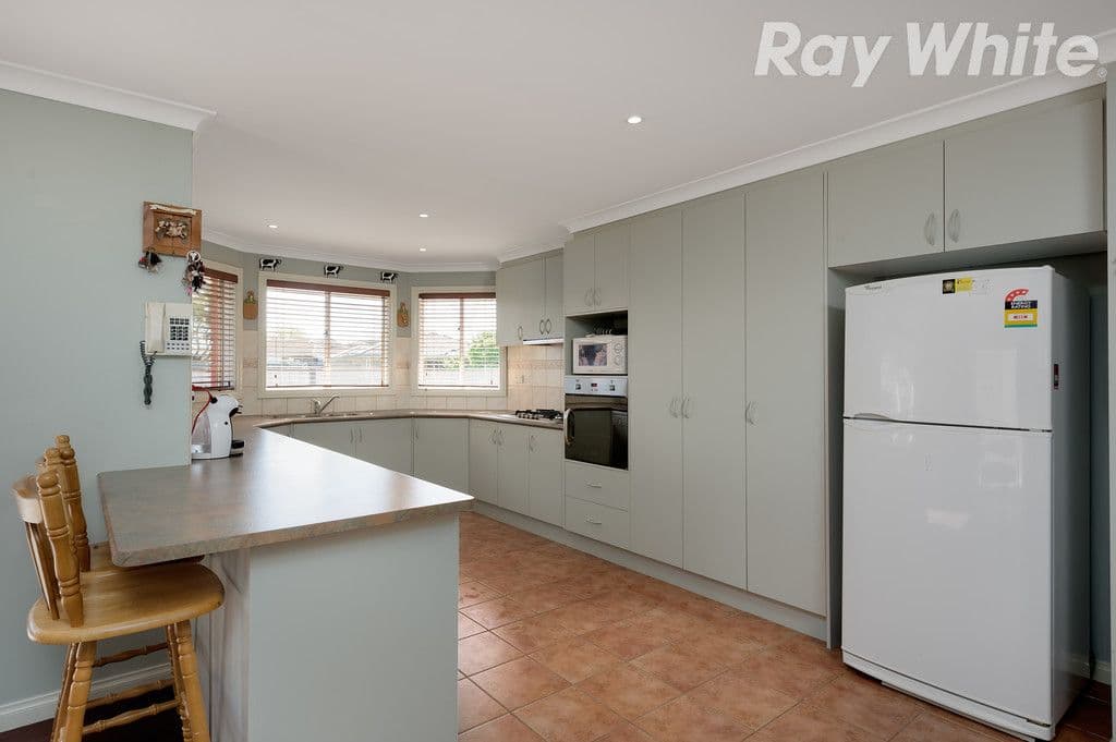 1 Allamanda Court, South Morang VIC 3752, South Morang - Thumbnail 4