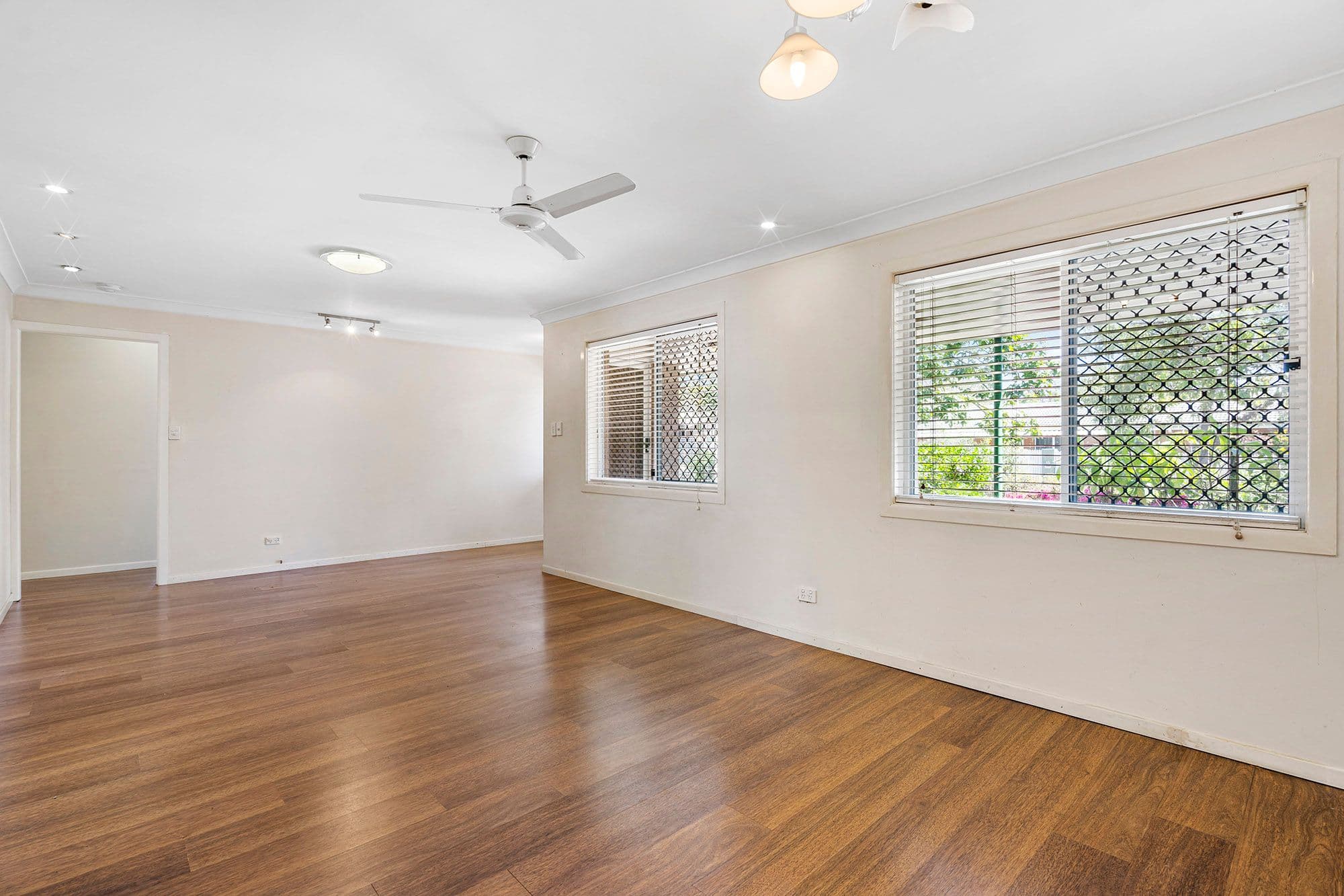 4 Surman Street, Loganlea QLD 4131, Loganlea - Thumbnail 3