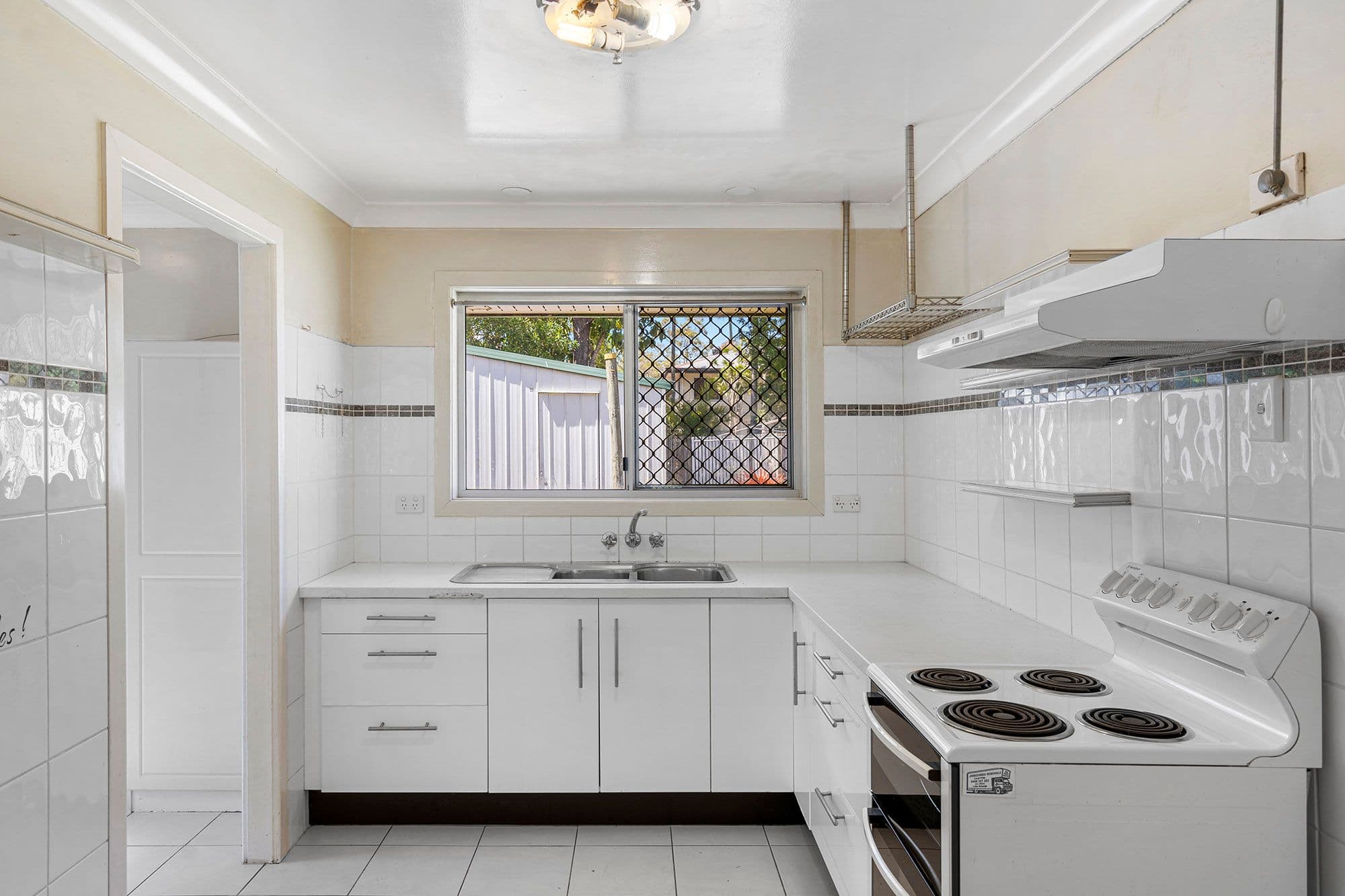 4 Surman Street, Loganlea QLD 4131, Loganlea - Thumbnail 4