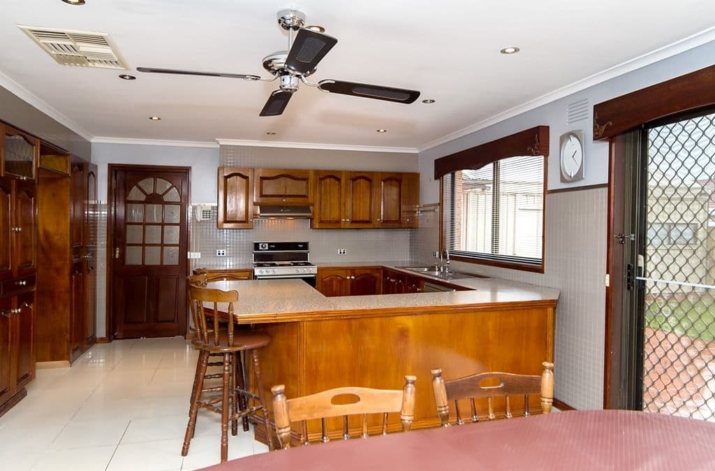 10 Witchwood Close, ALBANVALE VIC 3021, Albanvale - Thumbnail 5