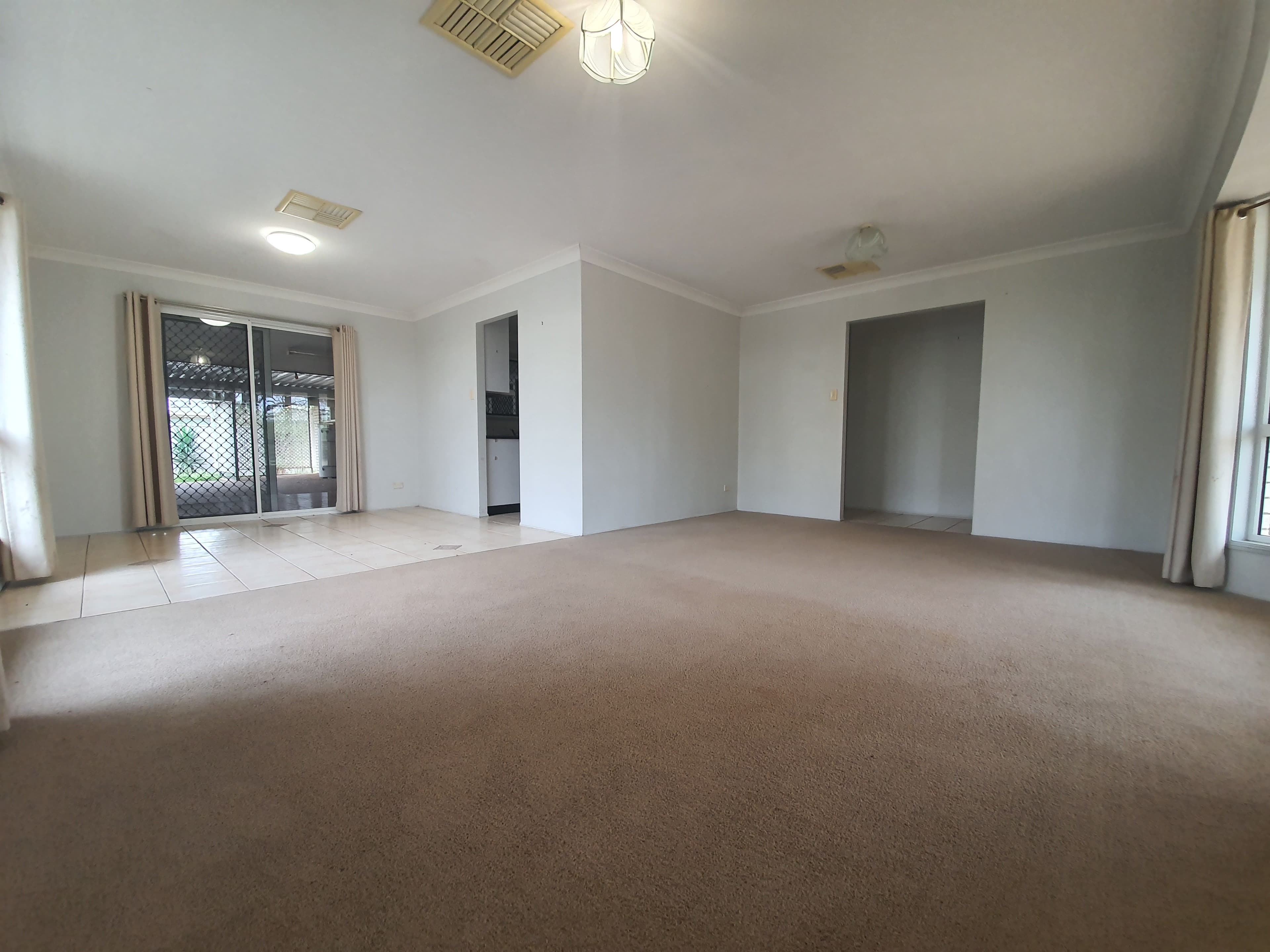 17 Cowan Crescent, Emerald QLD 4720, Emerald - Thumbnail 2
