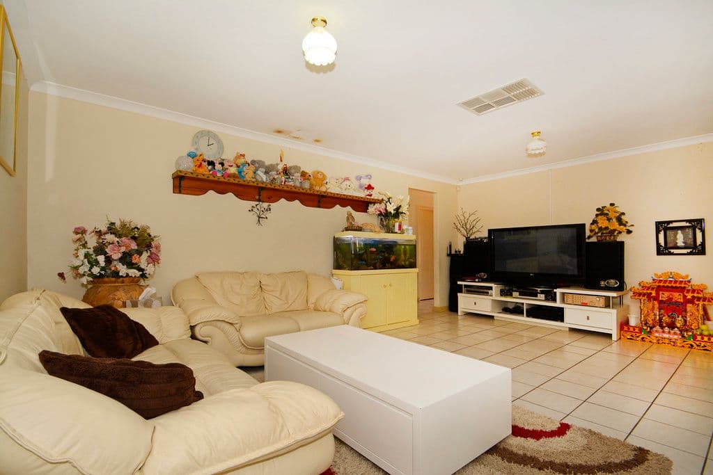 2 Frangipani Loop, Marangaroo WA 6064, Marangaroo - Thumbnail 2