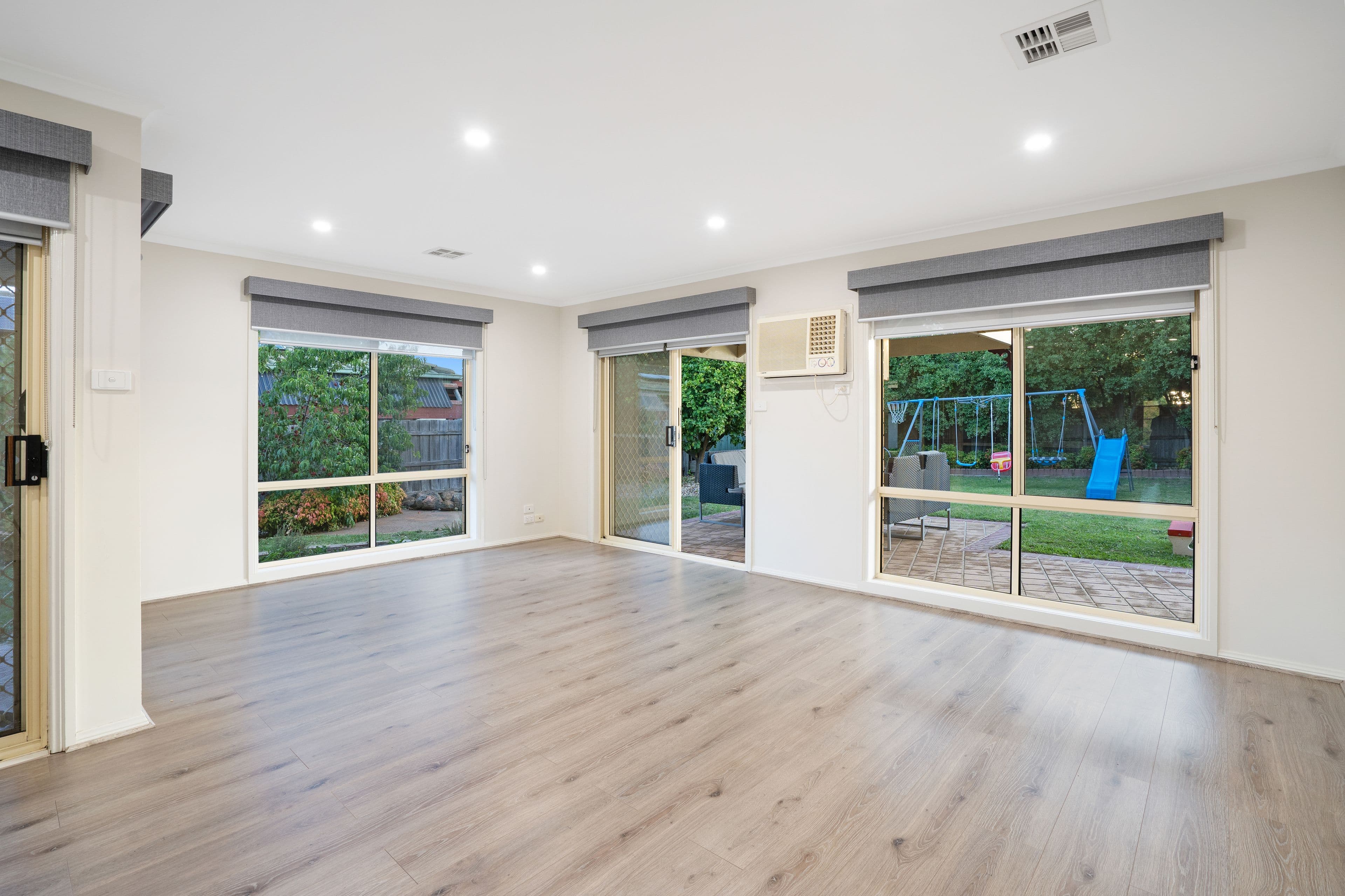 9 Bussell Court, South Morang VIC 3752, South Morang - Thumbnail 3
