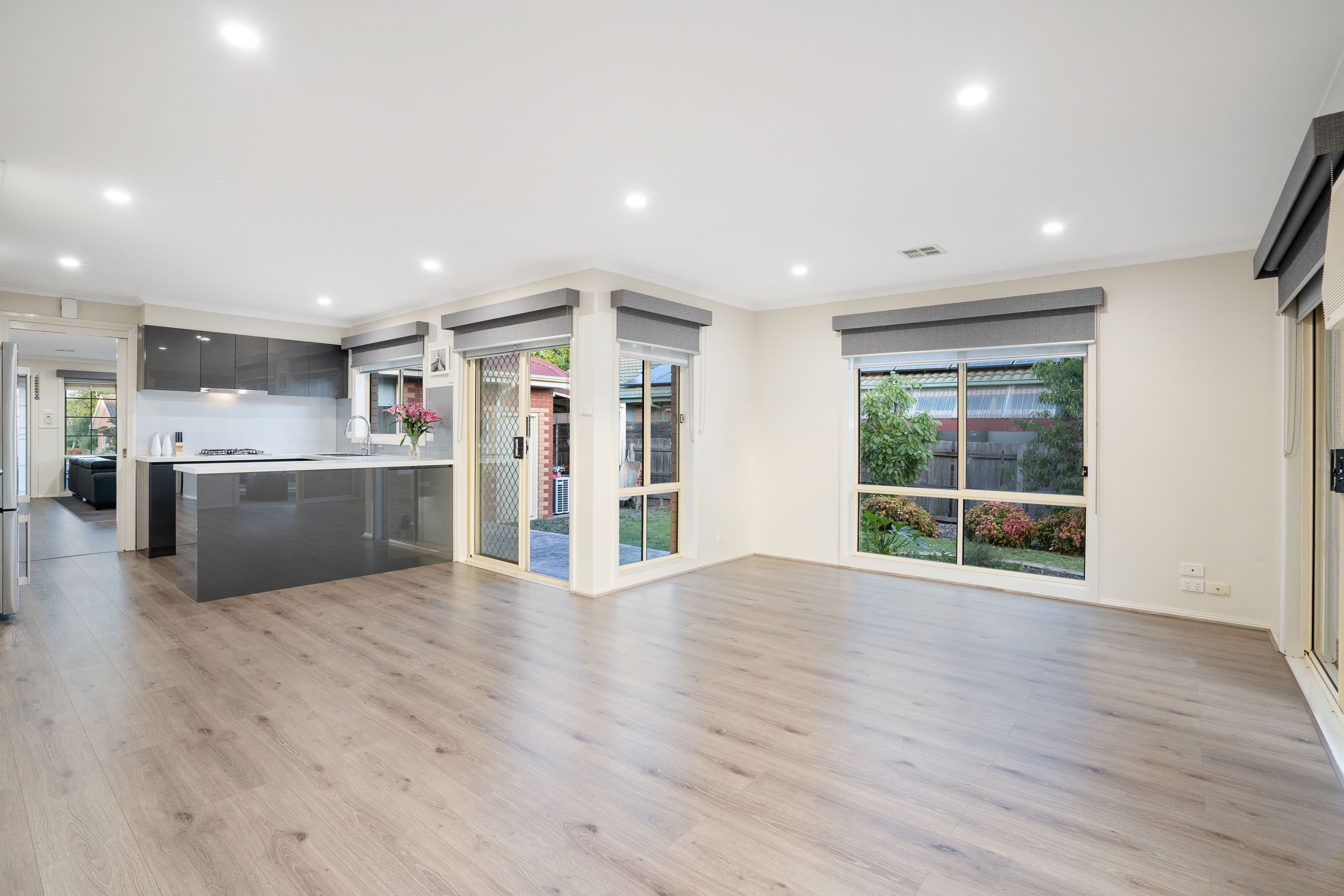 9 Bussell Court, South Morang VIC 3752, South Morang - Thumbnail 4