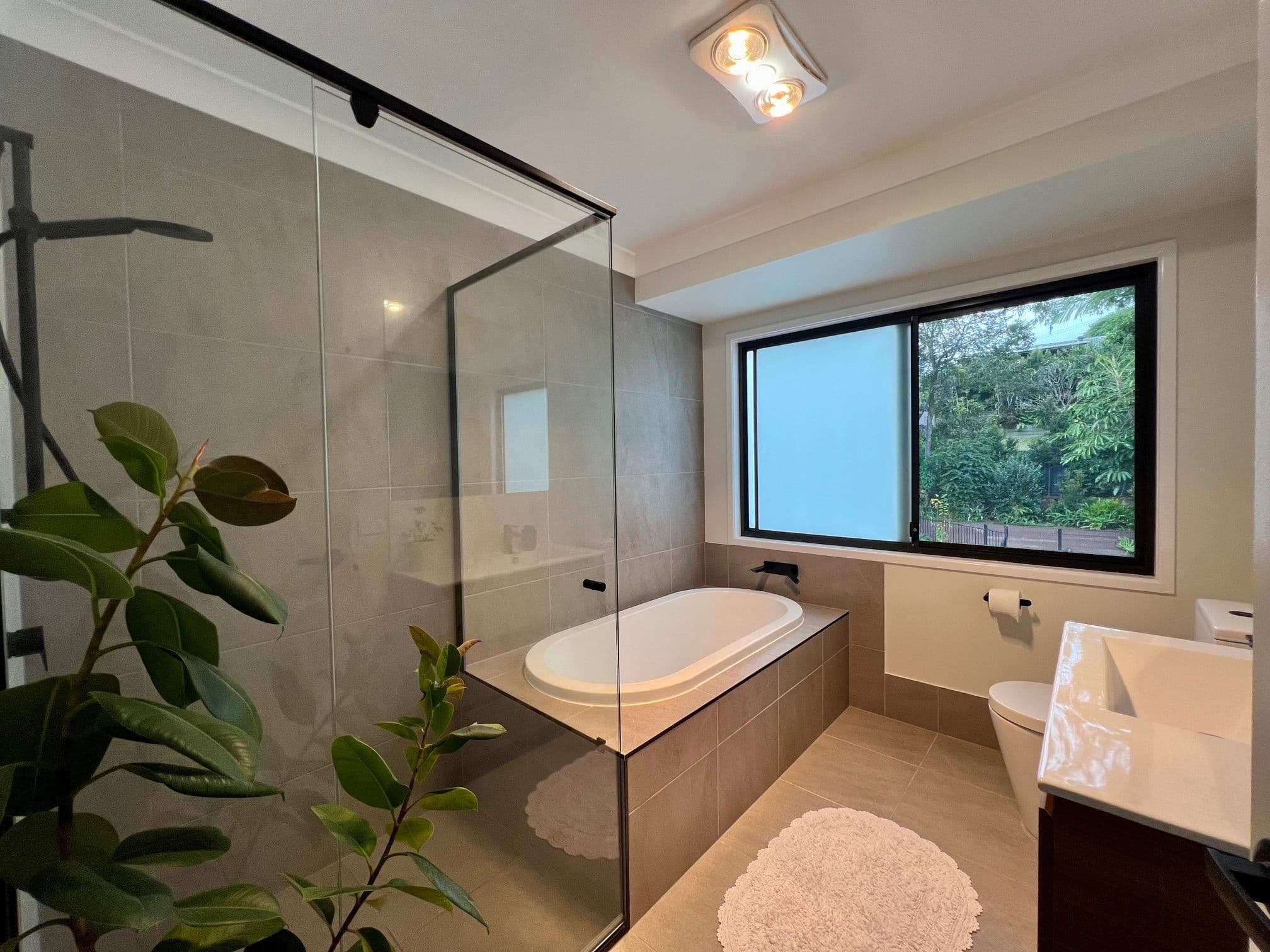 10 Nealdon Street, Holland Park QLD 4121, Holland Park - Thumbnail 3