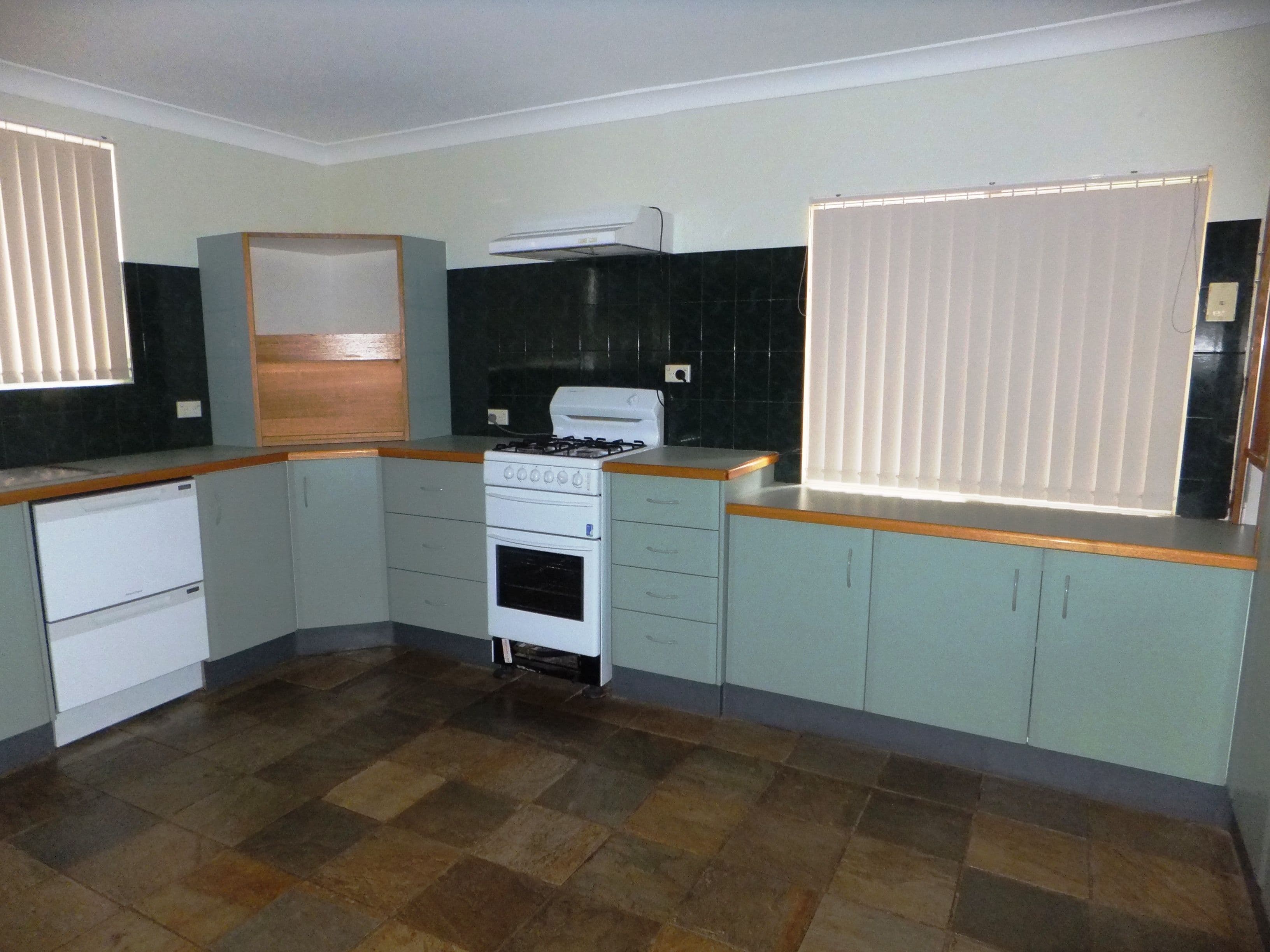 24 Moir Road, Ravensthorpe WA 6346, Ravensthorpe - Thumbnail 2