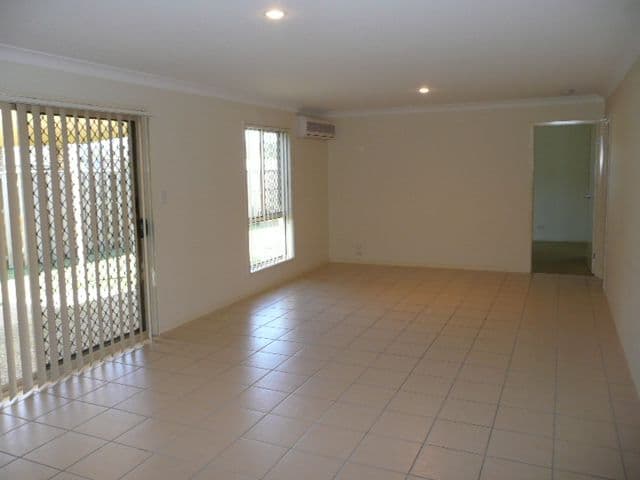 9 Taske Rise, PACIFIC PINES QLD 4211, Pacific Pines - Thumbnail 2