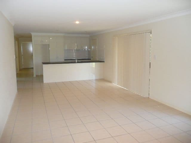 9 Taske Rise, PACIFIC PINES QLD 4211, Pacific Pines - Thumbnail 4