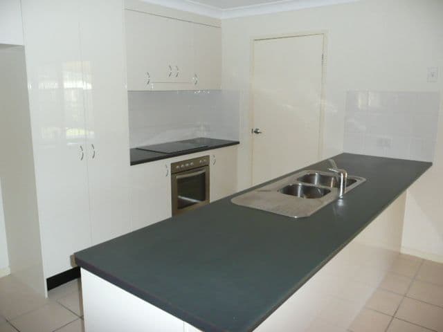 9 Taske Rise, PACIFIC PINES QLD 4211, Pacific Pines - Thumbnail 5
