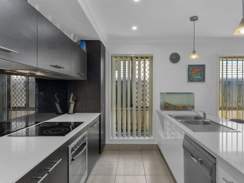 29 Kidston Crescent, Warner QLD 4500, Warner - Thumbnail 2