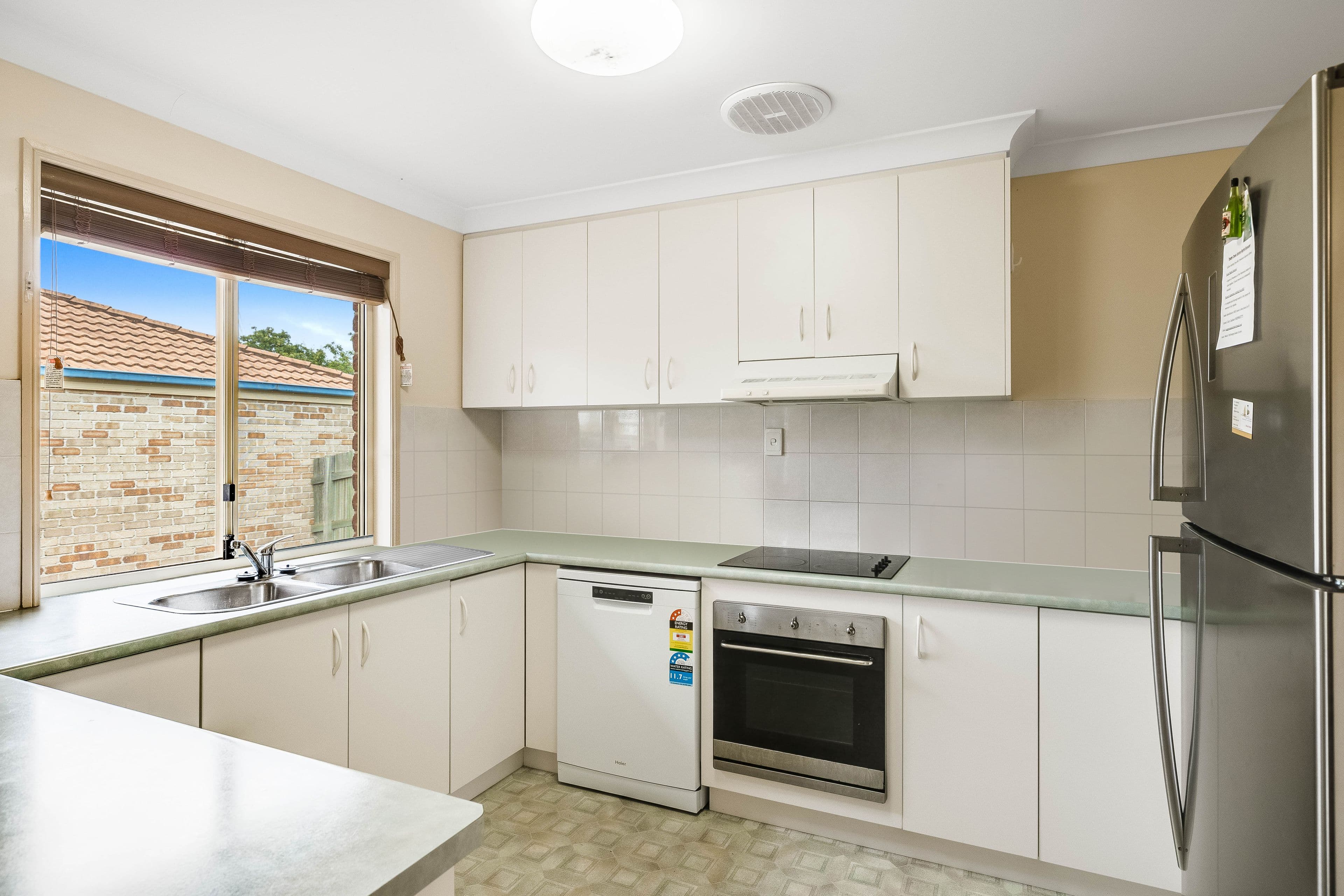 5 Darmstadt Court, Kearneys Spring QLD 4350, Kearneys Spring - Thumbnail 3