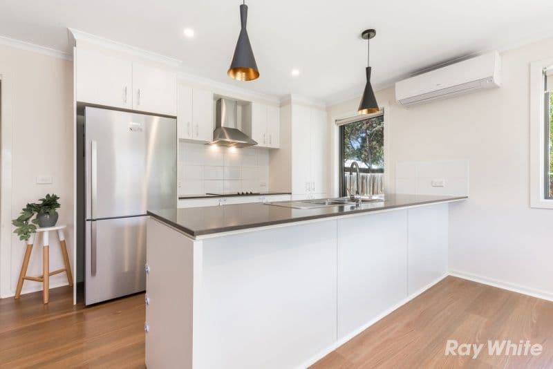 6 Glastonbury Close, Bannockburn VIC 3331, Bannockburn - Thumbnail 3