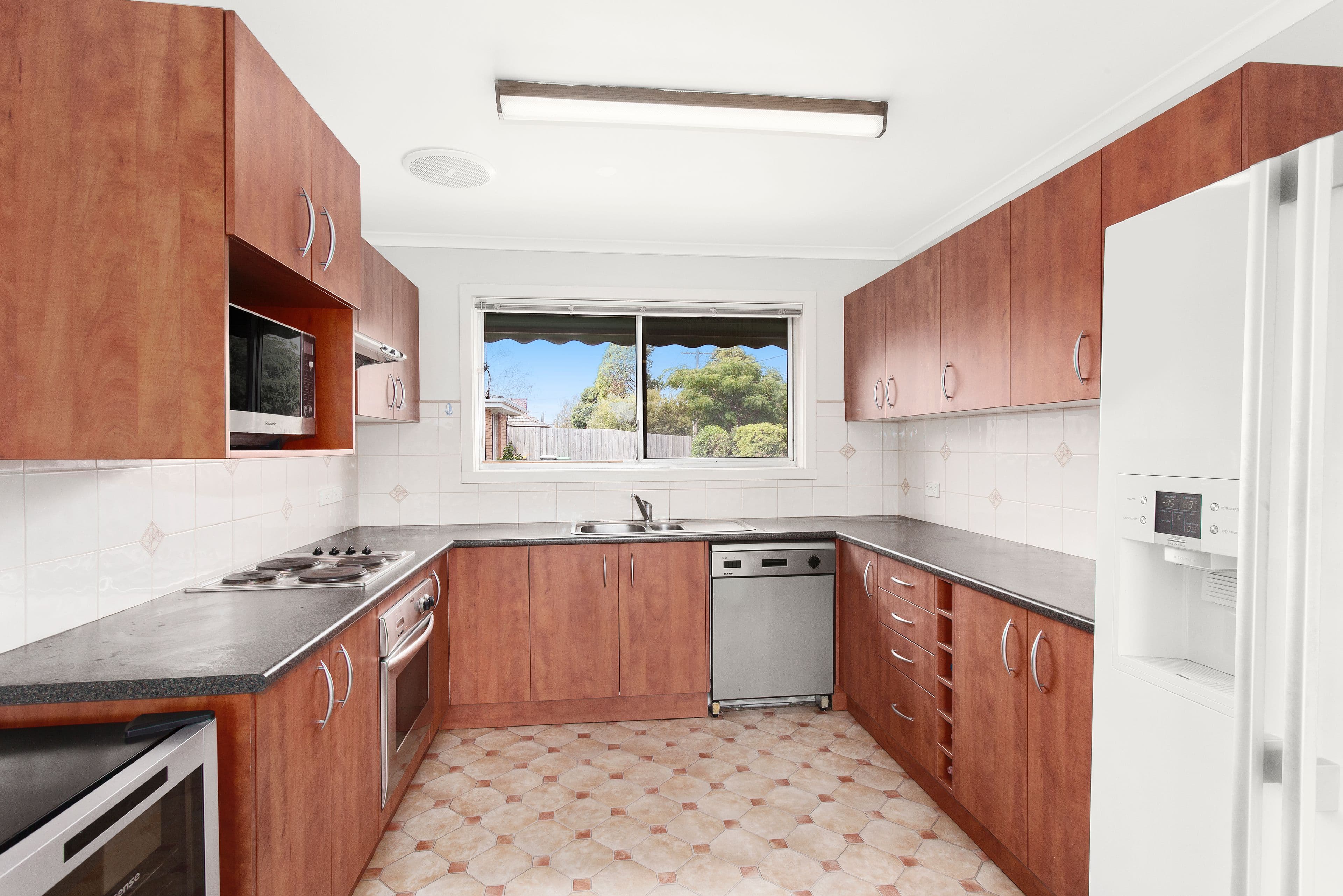 2 Celia Street, Bentleigh East VIC 3165, Bentleigh East - Thumbnail 2