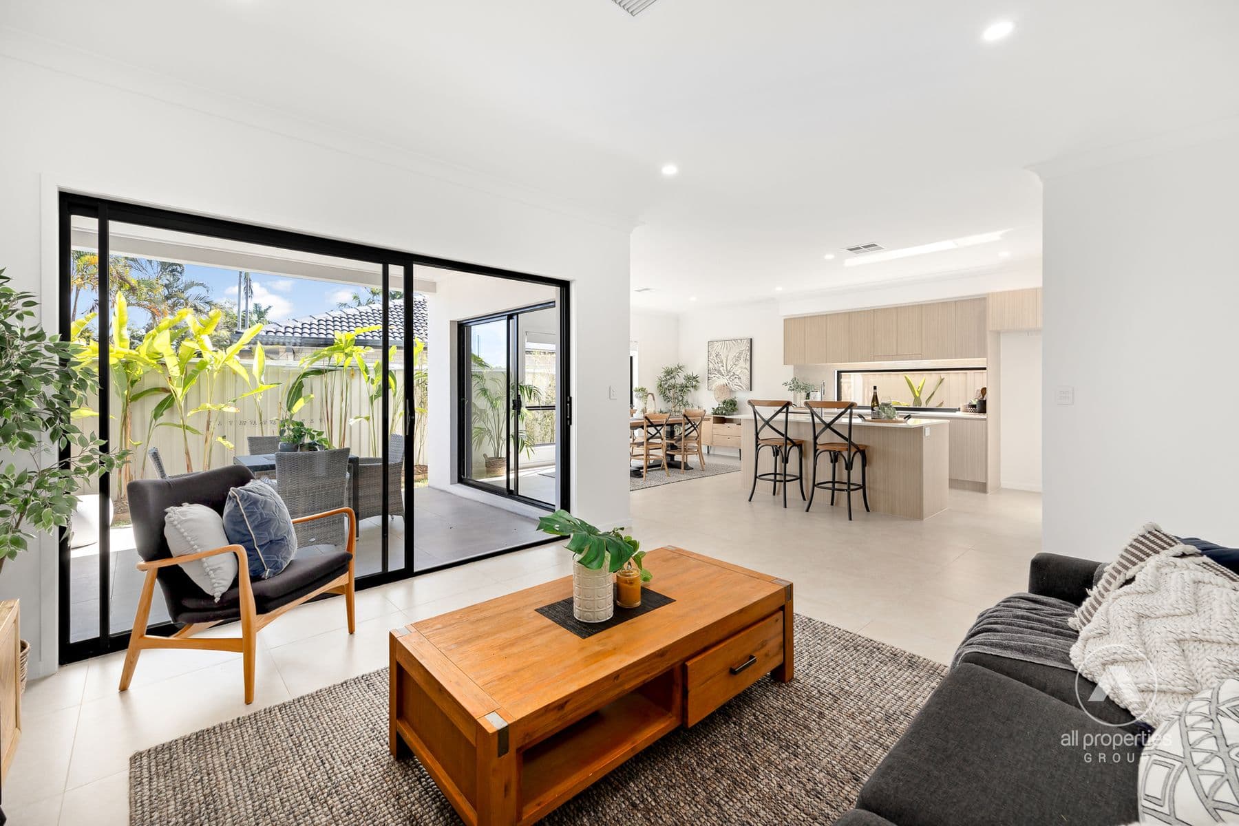 6 Burrinjuck Drive, Coombabah QLD 4216, Coombabah - Thumbnail 3