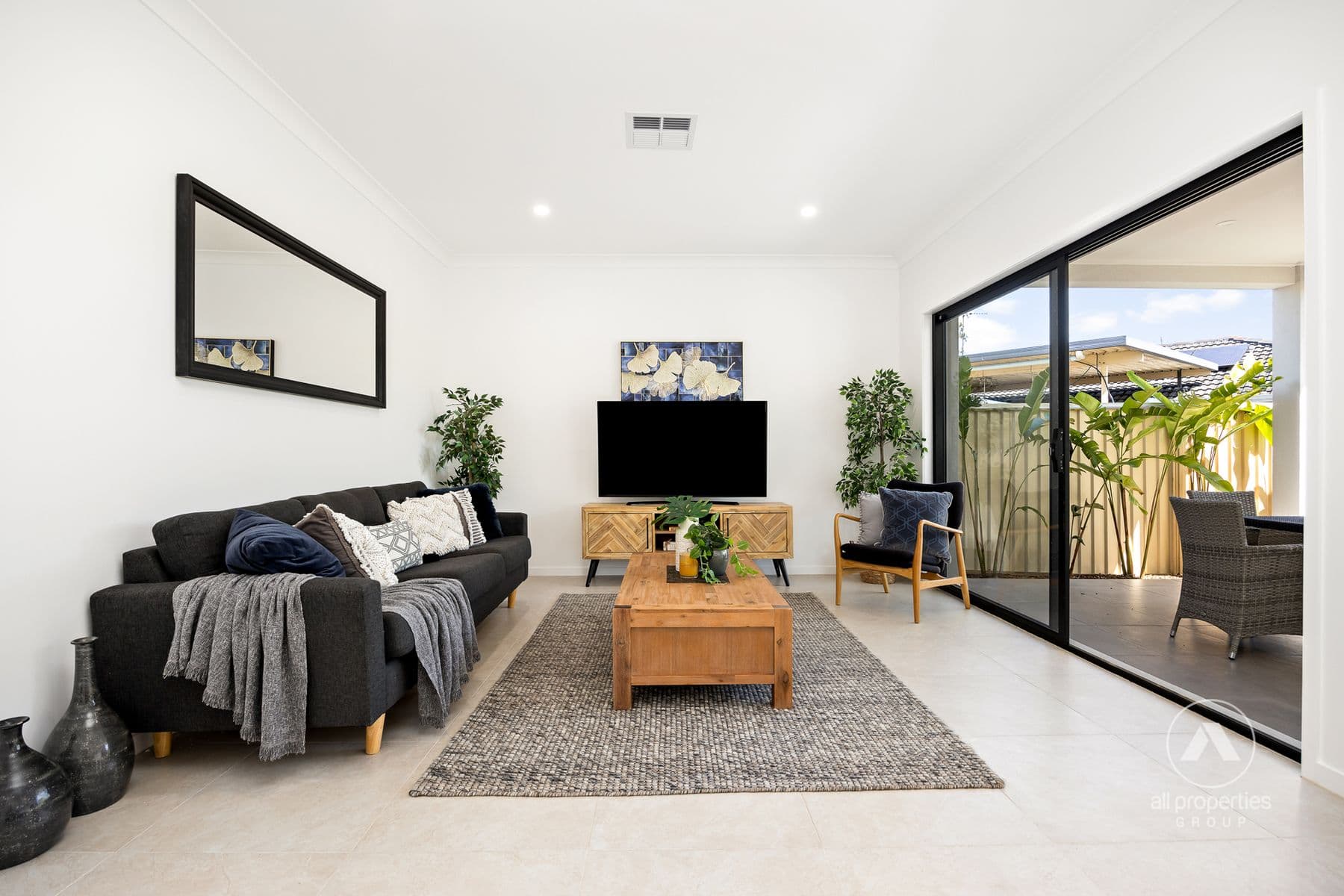 6 Burrinjuck Drive, Coombabah QLD 4216, Coombabah - Thumbnail 5
