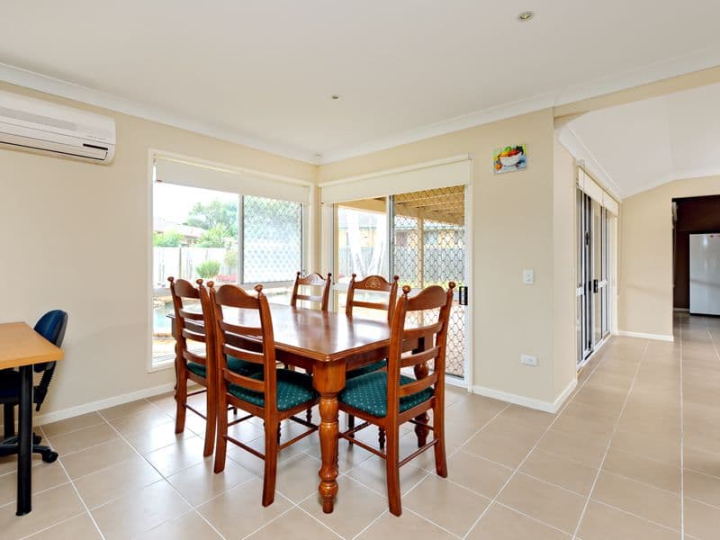 8 Lamona Circuit, SUNNYBANK HILLS QLD 4109, Sunnybank Hills - Thumbnail 3