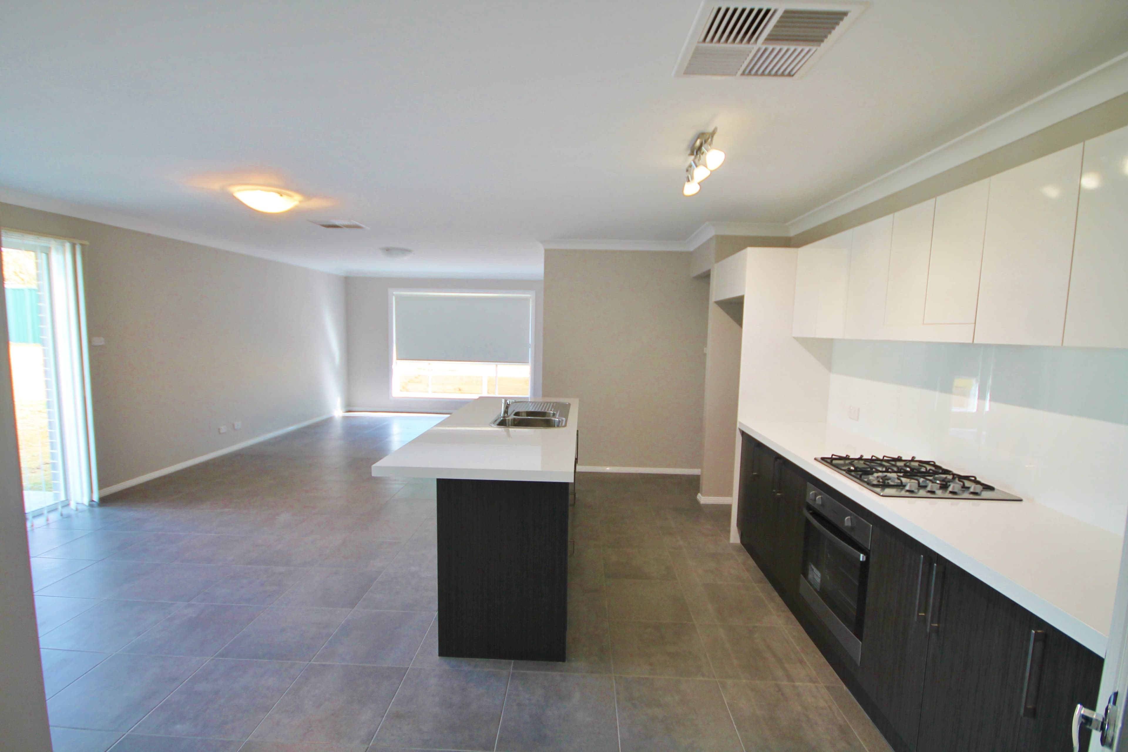 8 Molloy Place, Young - Thumbnail 4