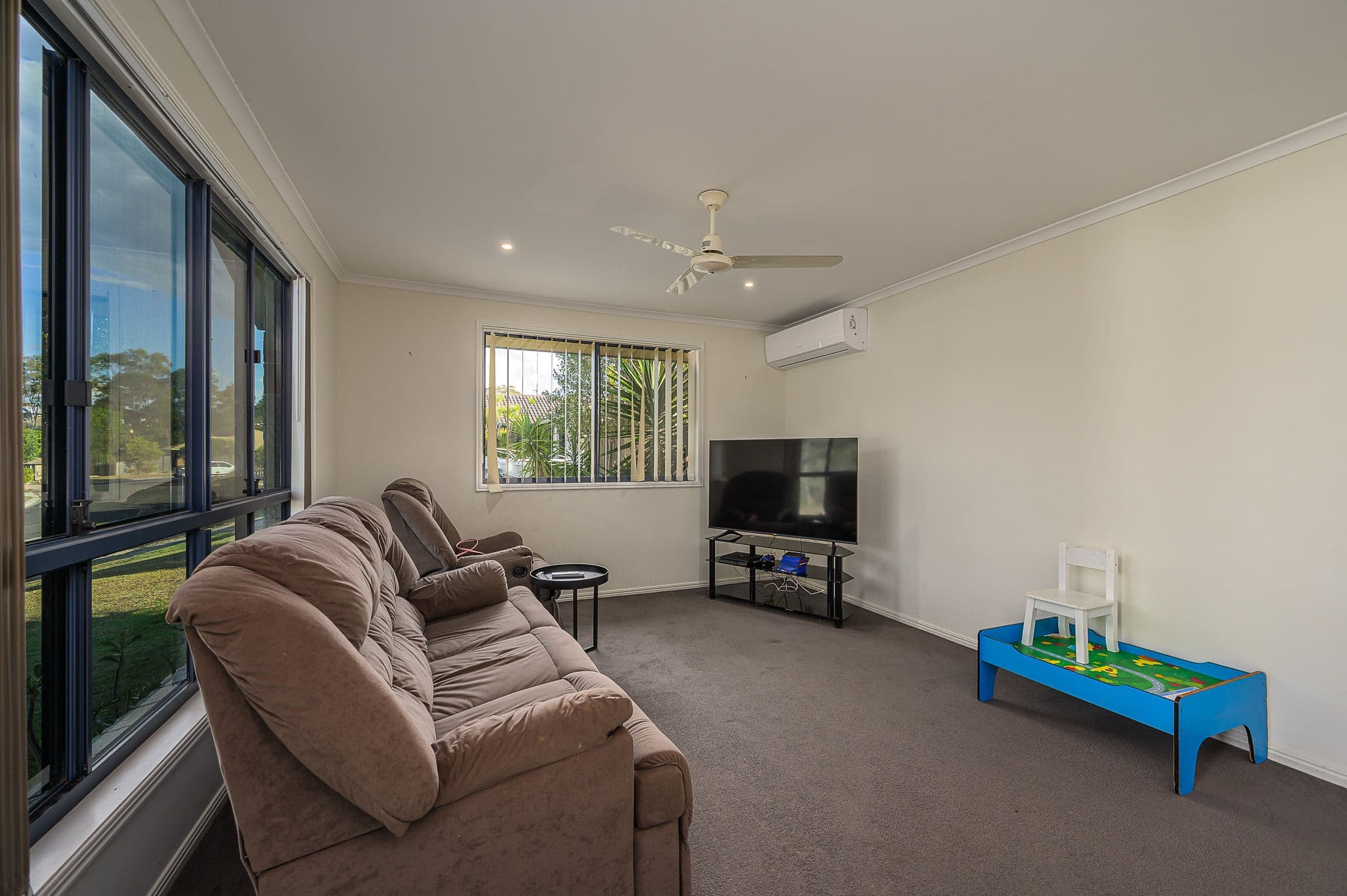 16 Bridgeman Place, New Auckland QLD 4680, New Auckland - Thumbnail 2