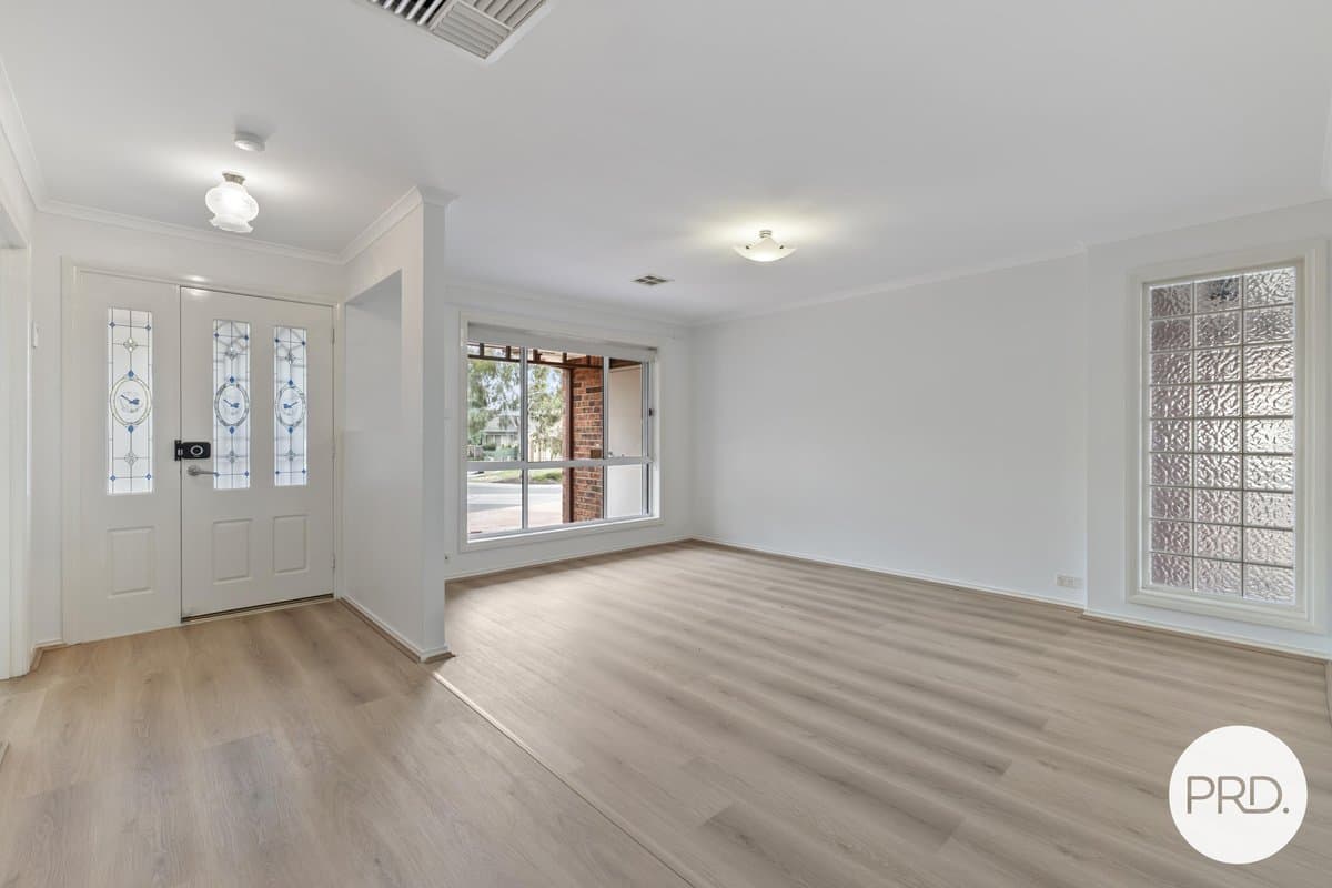 24 Buckmaster Crescent, DUNLOP ACT 2615, Dunlop - Thumbnail 2