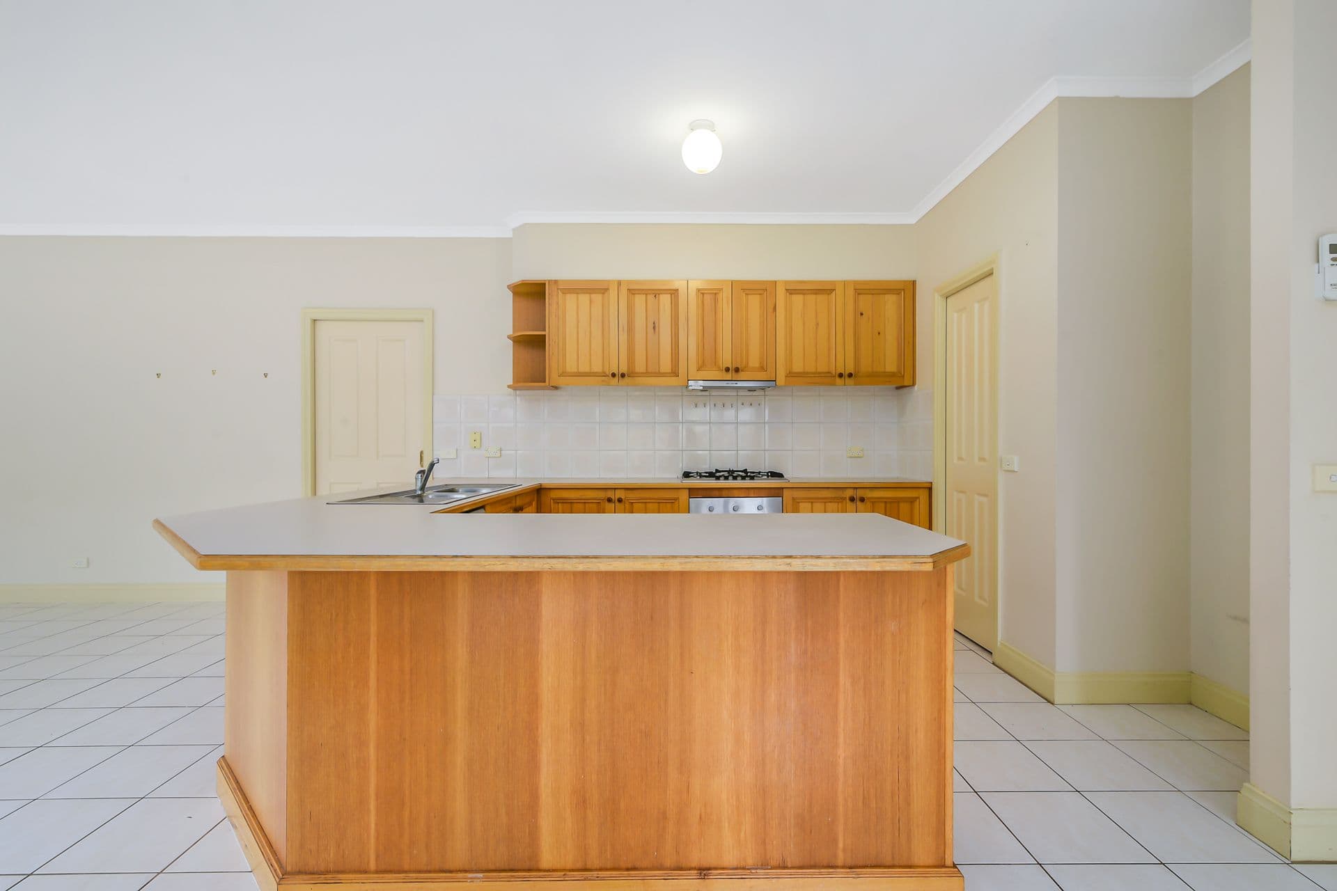 51 Albrecht Avenue, Berwick VIC 3806, Berwick - Thumbnail 2