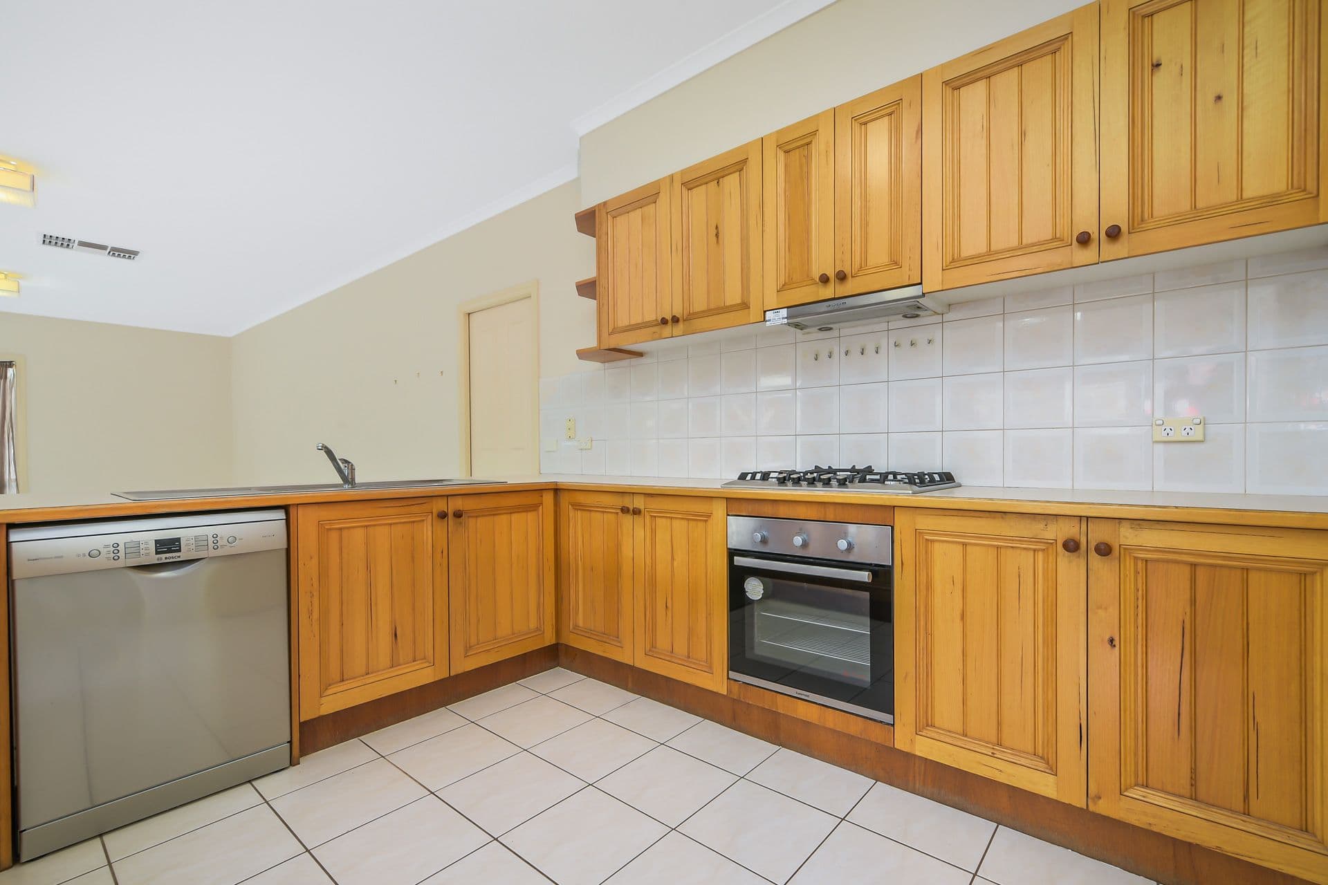 51 Albrecht Avenue, Berwick VIC 3806, Berwick - Thumbnail 3