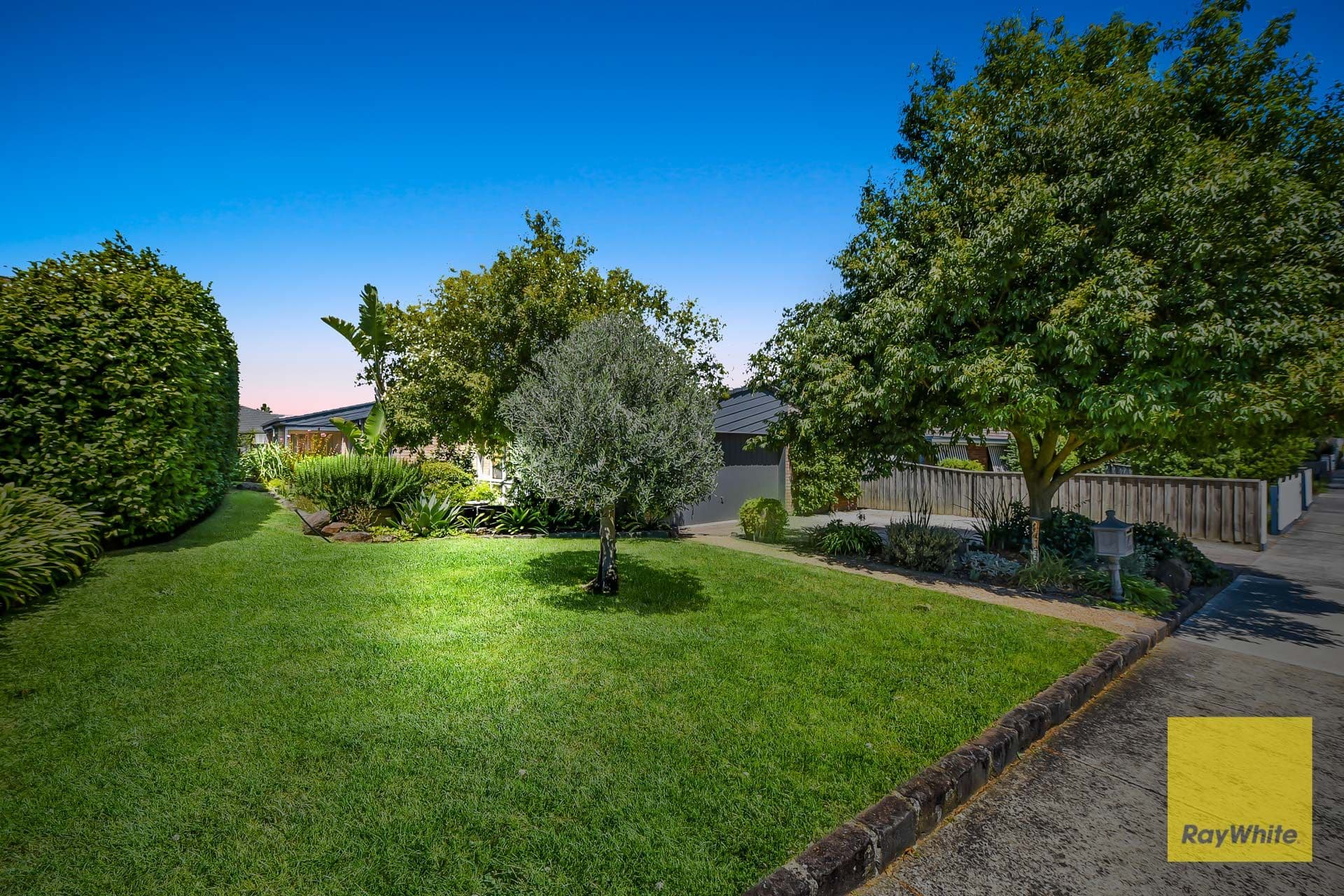 104 John Fawkner Drive, Endeavour Hills VIC 3802, Endeavour Hills - Thumbnail 2