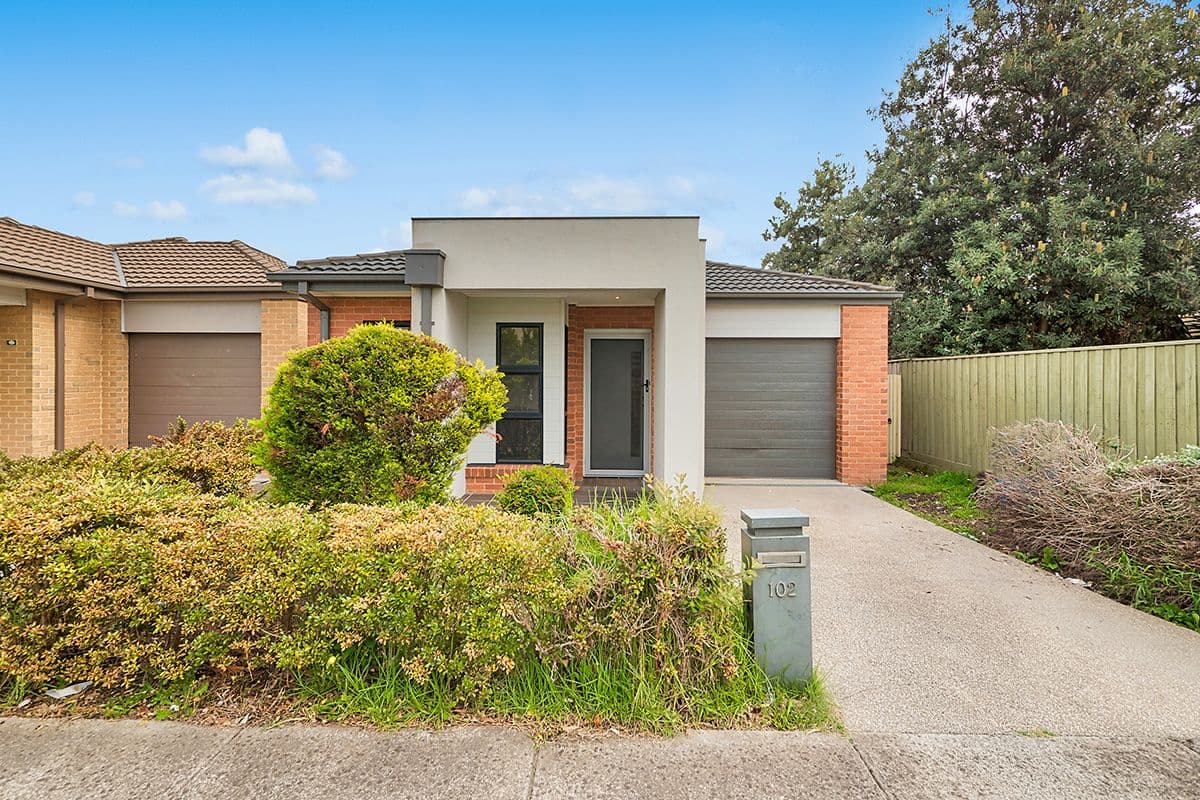 102 Springhill Drive, Cranbourne VIC 3977, Cranbourne - Image 1