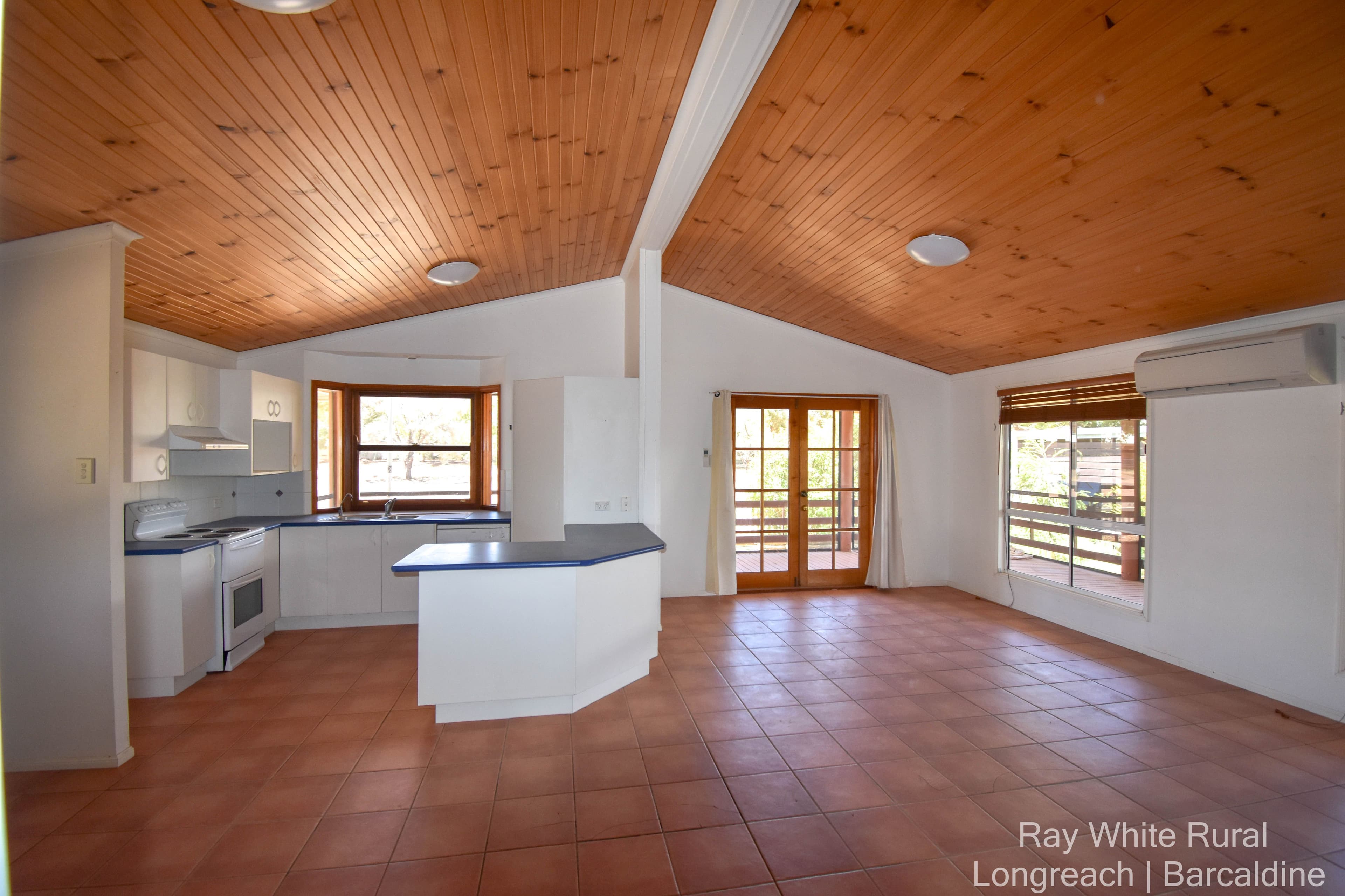 79 Wompoo Road, Longreach QLD 4730, Longreach - Thumbnail 3